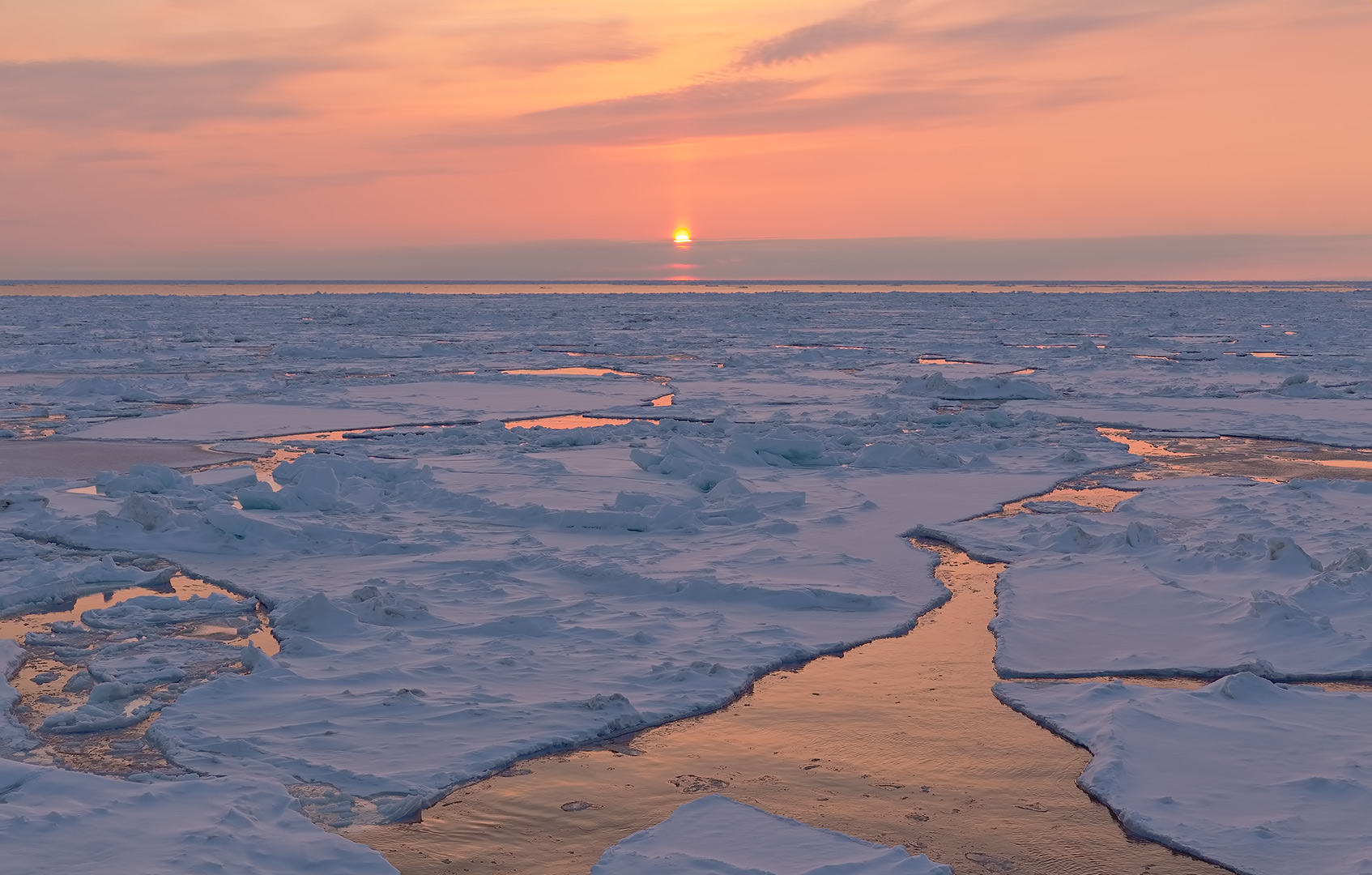 закат, охотское море, льды, весенний вечер, Евгений Паршуков