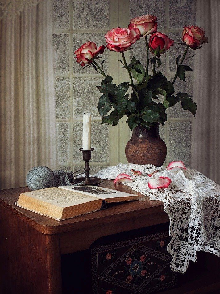 натюрморт, розы, свеча, книга, вязание, Ирина Приходько
