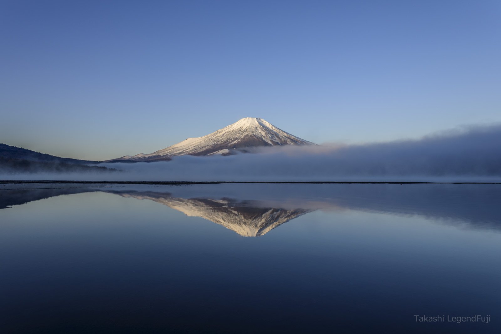 Fuji,mountain,Japan,lake,mirror,reflection,water,fog,cloud,sky,blue,morning,, Takashi