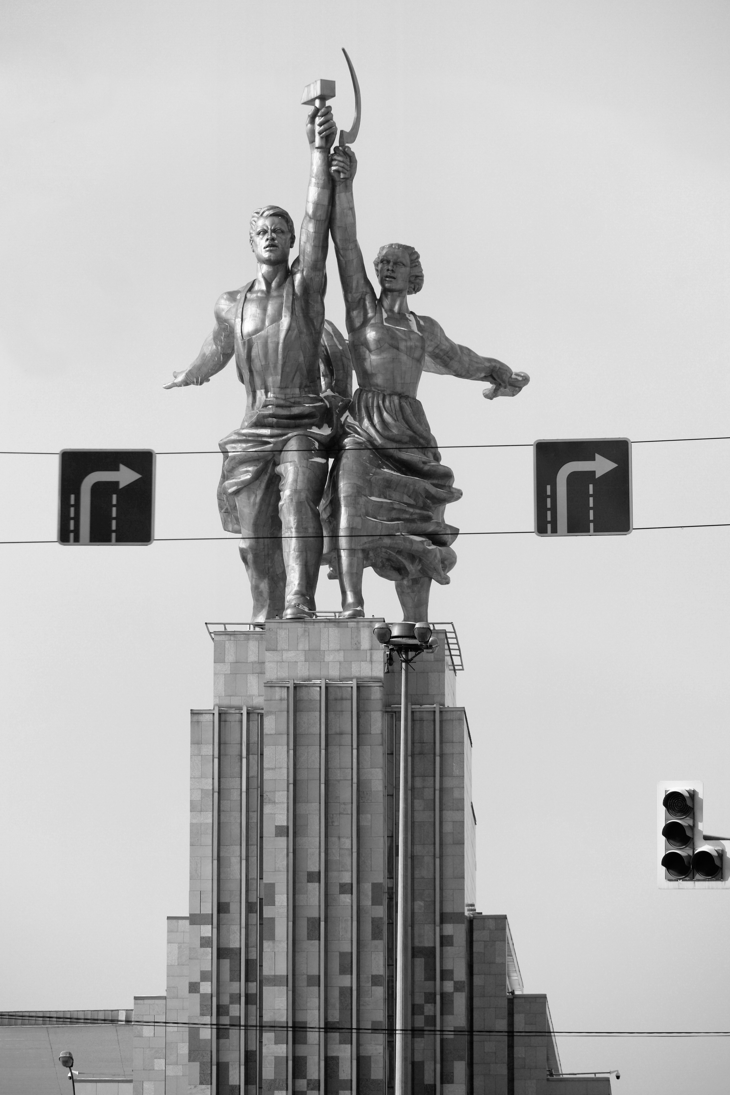 ,Рабочий и колхозница, Поворот направо, Дорожные знаки , Дмитрий Ткаченко