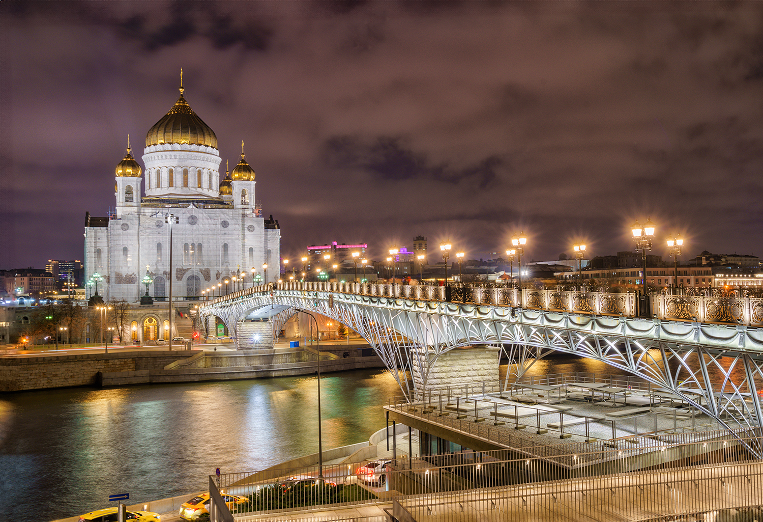 Россия, Москва,Храм Христа, Патриарший мост, Лариса Дука