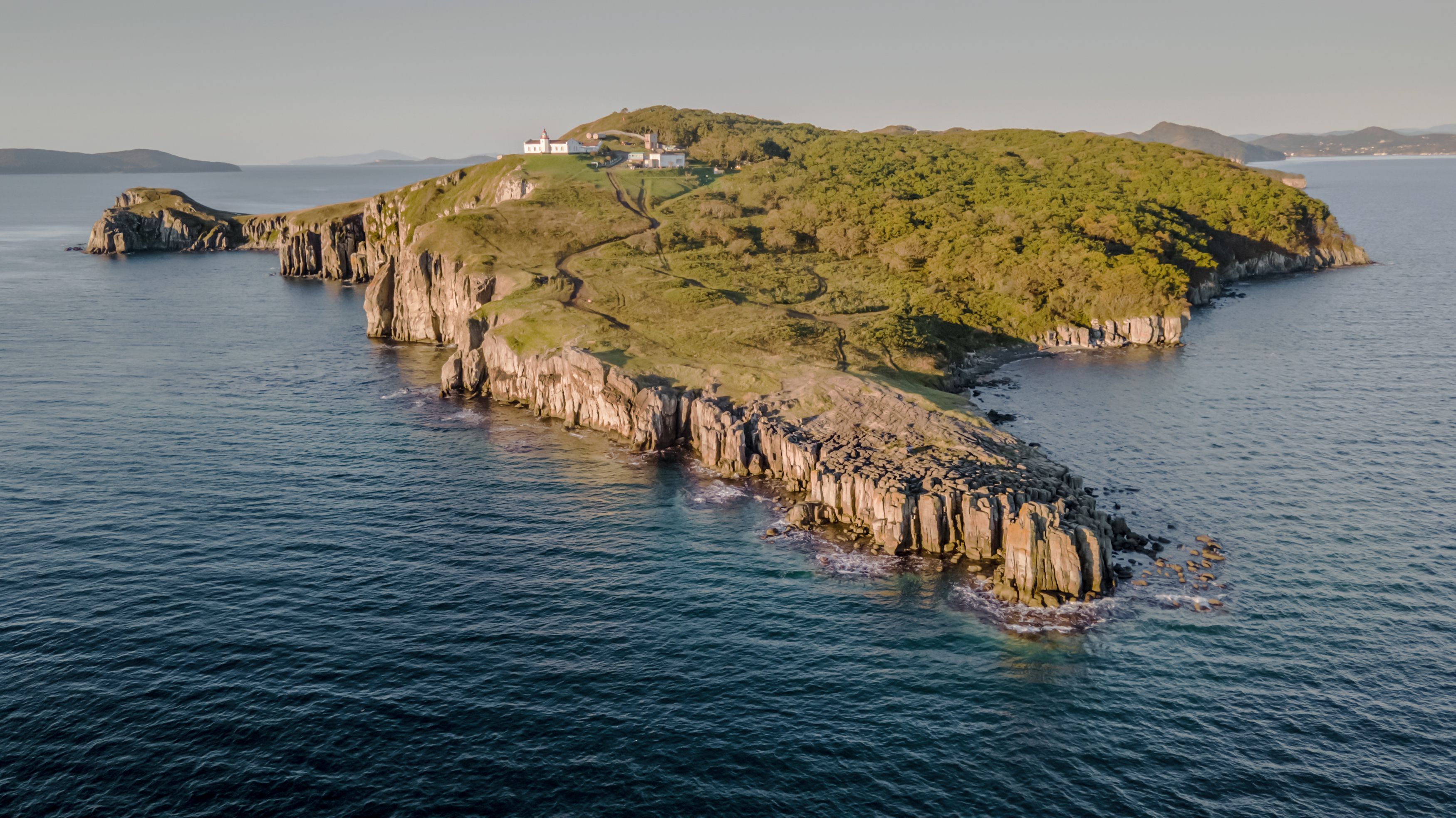  Россия, Приморский край, Приморье, Японское море, Хасанский район, побережье Славянки, полуостров Брюса, мыс Брюса, маяк Брюса, Юрий Гаврилов