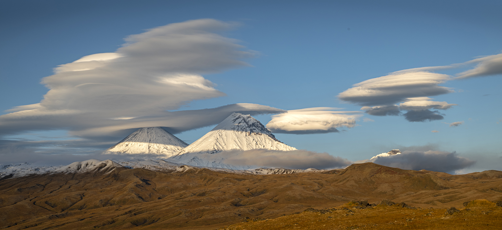 камчатка, вулканы, облака, лентикулярные облака, пейзаж, Шишкова Светлана