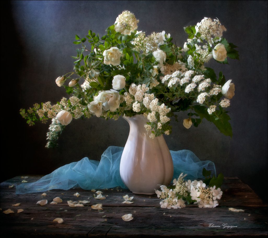 белые цветы, белый цвет, голубой, лето, натюрморт, шиповник, Eleonora Grigorjeva