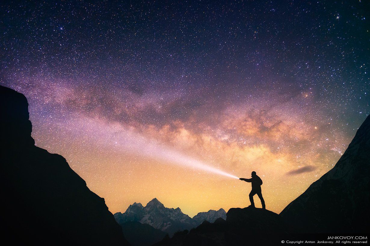 Непал, Гималаи, Эверест, ночь, звезды, созвездие, млечный путь, горы, силуэт, треккинг, трек,, пейзаж, небо, человек, свет, , Антон Янковой (www.photo-travel.com)
