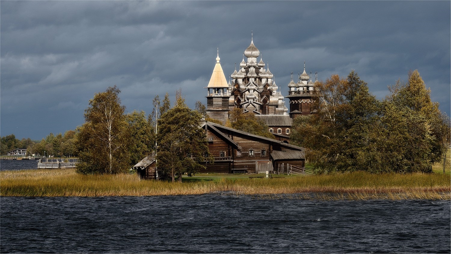 карелия, кижи, остров, осень, сентябрь, берег, преображение, покрова, деревянные, купола,, Петров Игорь