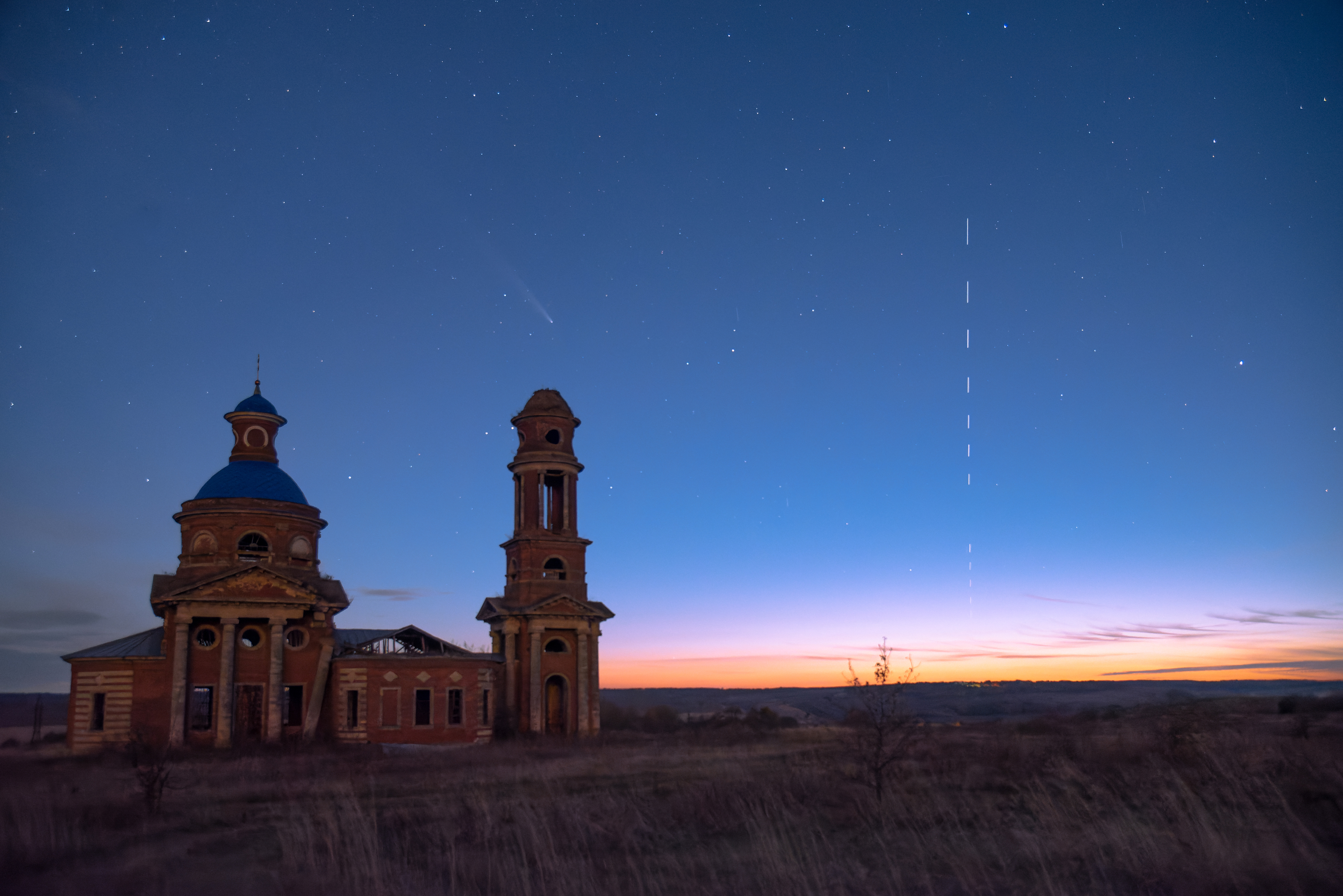 комета, ночь, звезды, Atlas, церковь, храм, крест, астро, астропейзаж, star, comet, night, travel, путешествие, cross, спутники, Stalink, сталинк, запуск, Сергей Немцев