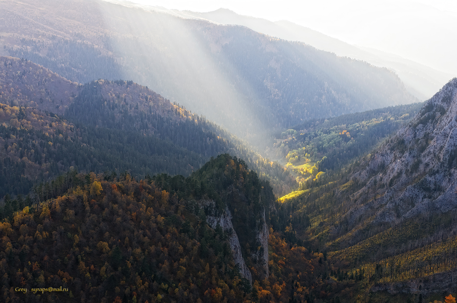 Киша Тхач Ачешбок Агиге Бамбаки горы скалы ущелье лес закат луч, Сергей Павлов