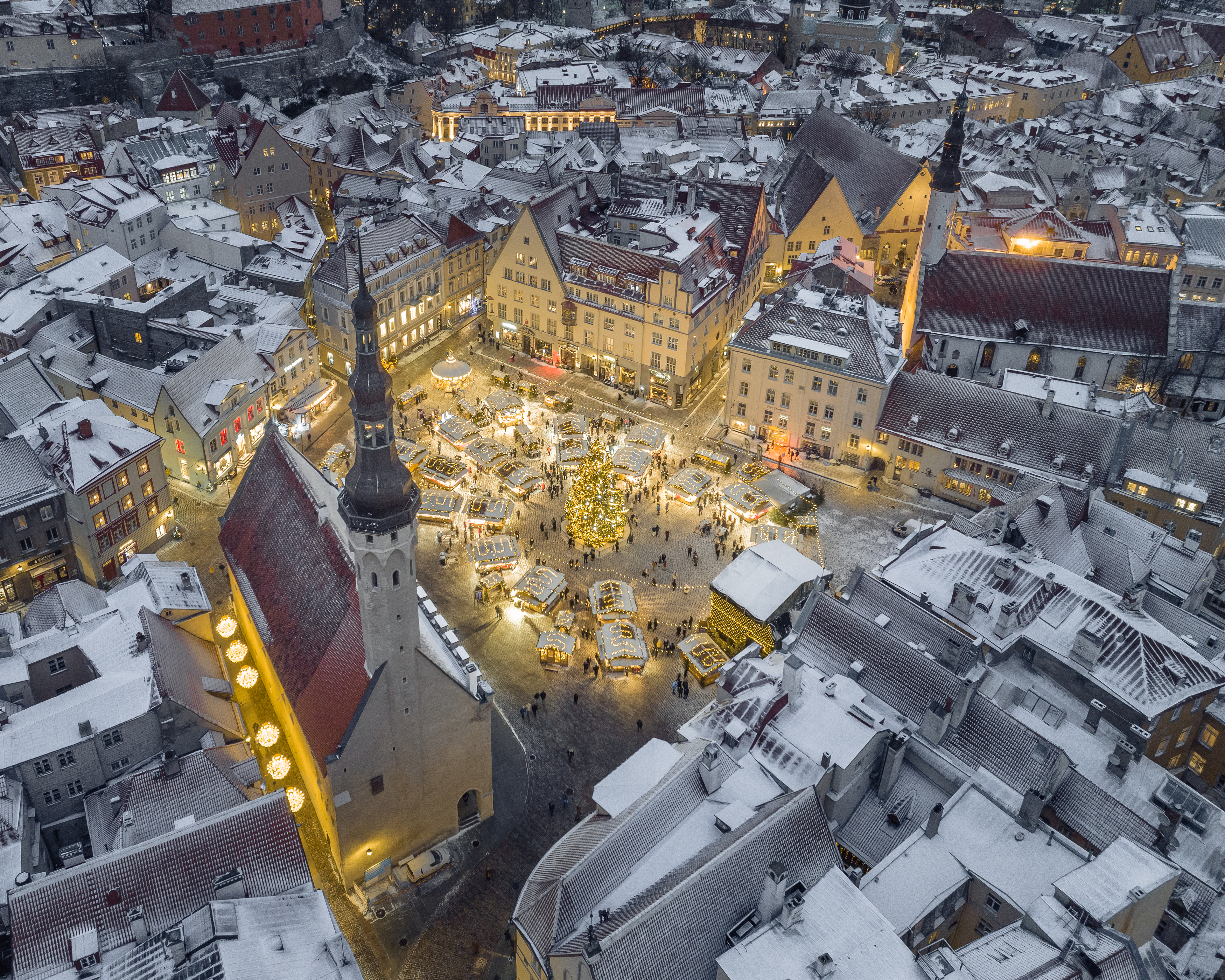 #christmasspirit #christmas #christmasmarket #holidayseason #beautifuldestinations #wintermood #wintermagic #winterwonderland #snowsnowsnow #tallinn #tallinnoldtown #tallinngram #tallinn_city #visittallinn #visitestonia #ilusadeestipaigad #eesti #estonian, Nikolai Mordan