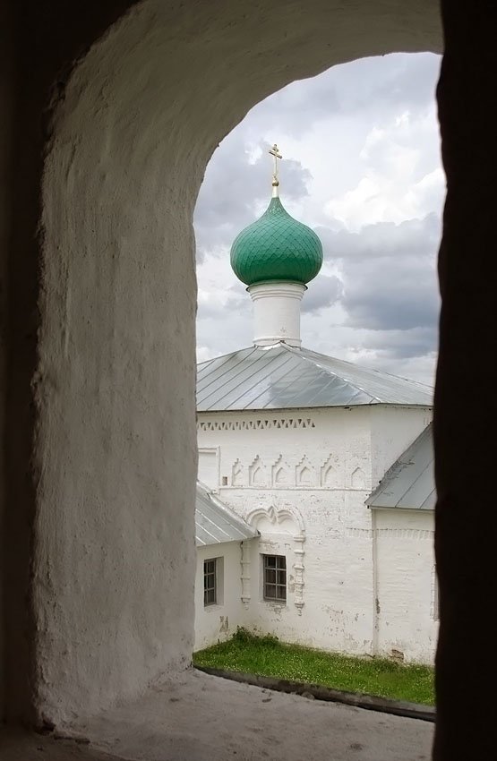 монастырь, Солодухин Виктор