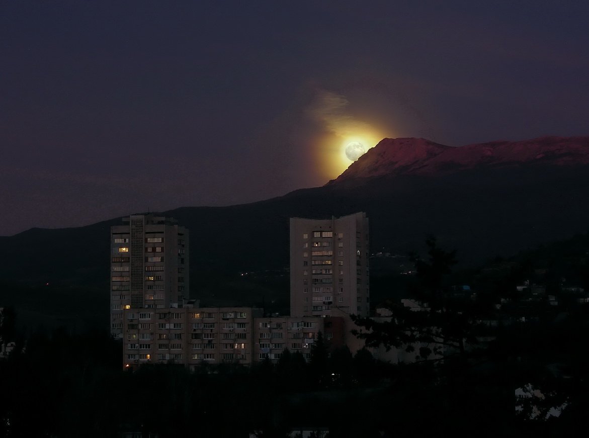 полнолуние, закат луны, гора чатыр-даг, Владимир Метцгер