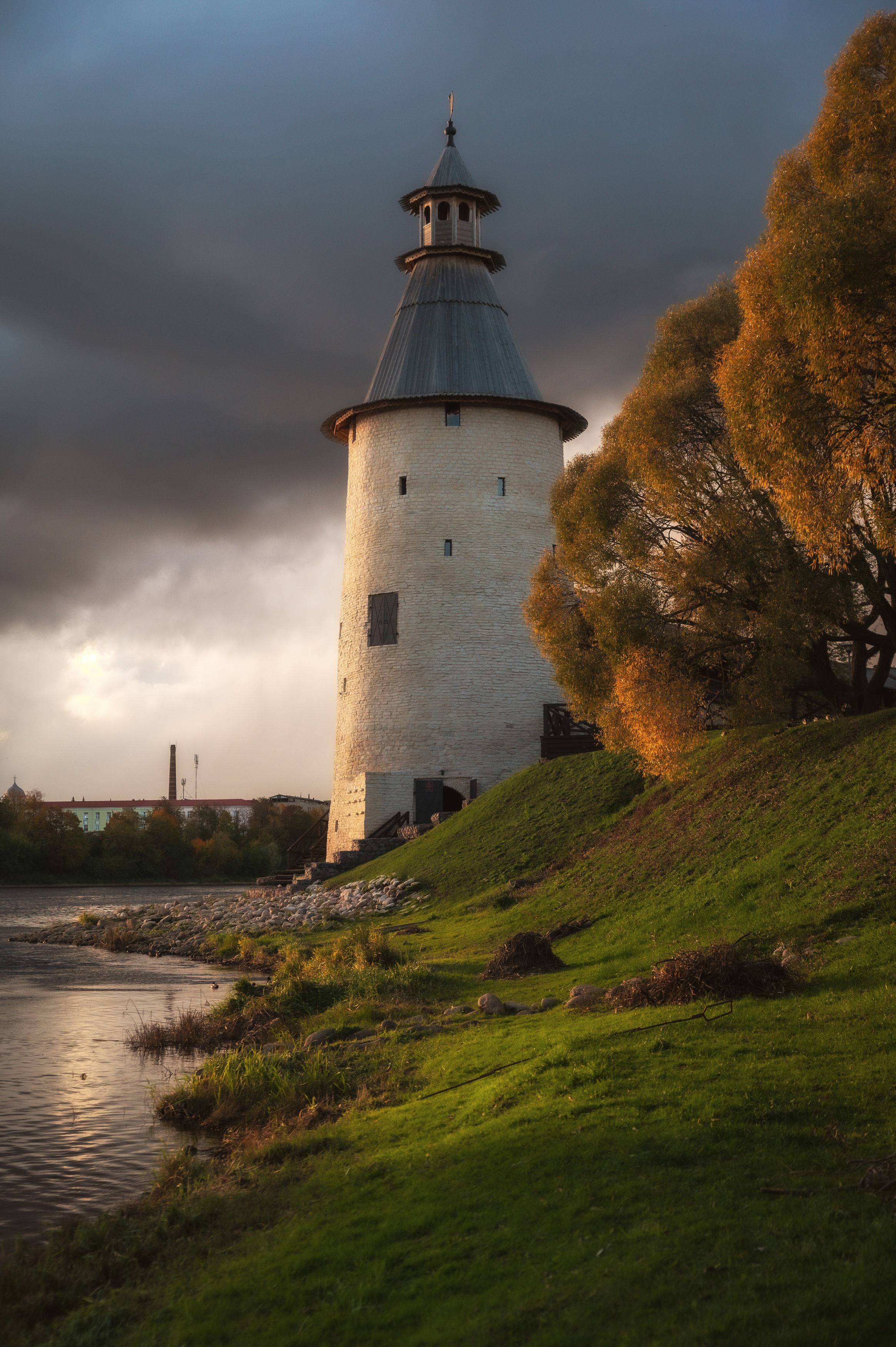 autumn, pskov, water, landscape, orange, leaves, sunset, maple, tower, castle,, Бугримов Егор