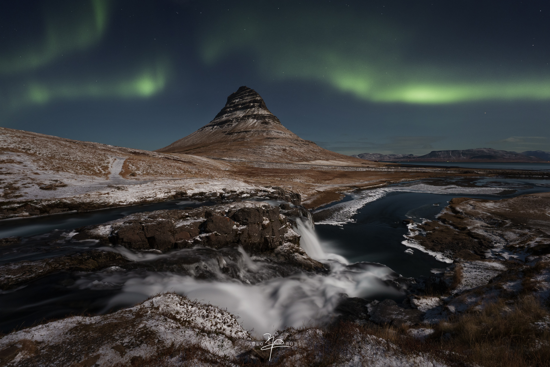 #AuroraBoreale #Kirkjufell #Esplorazione #Avventura #MeraviglieDellaNatura #NorthernLights #Aurora #NorthernLightsPhotos #ViaggioDeiSogni #EmozioniUniche #aurora #northernlights #auroraborealis #aurorachaser #nightphotography #nightsky #starrynight #lands, Paolo Rubeo