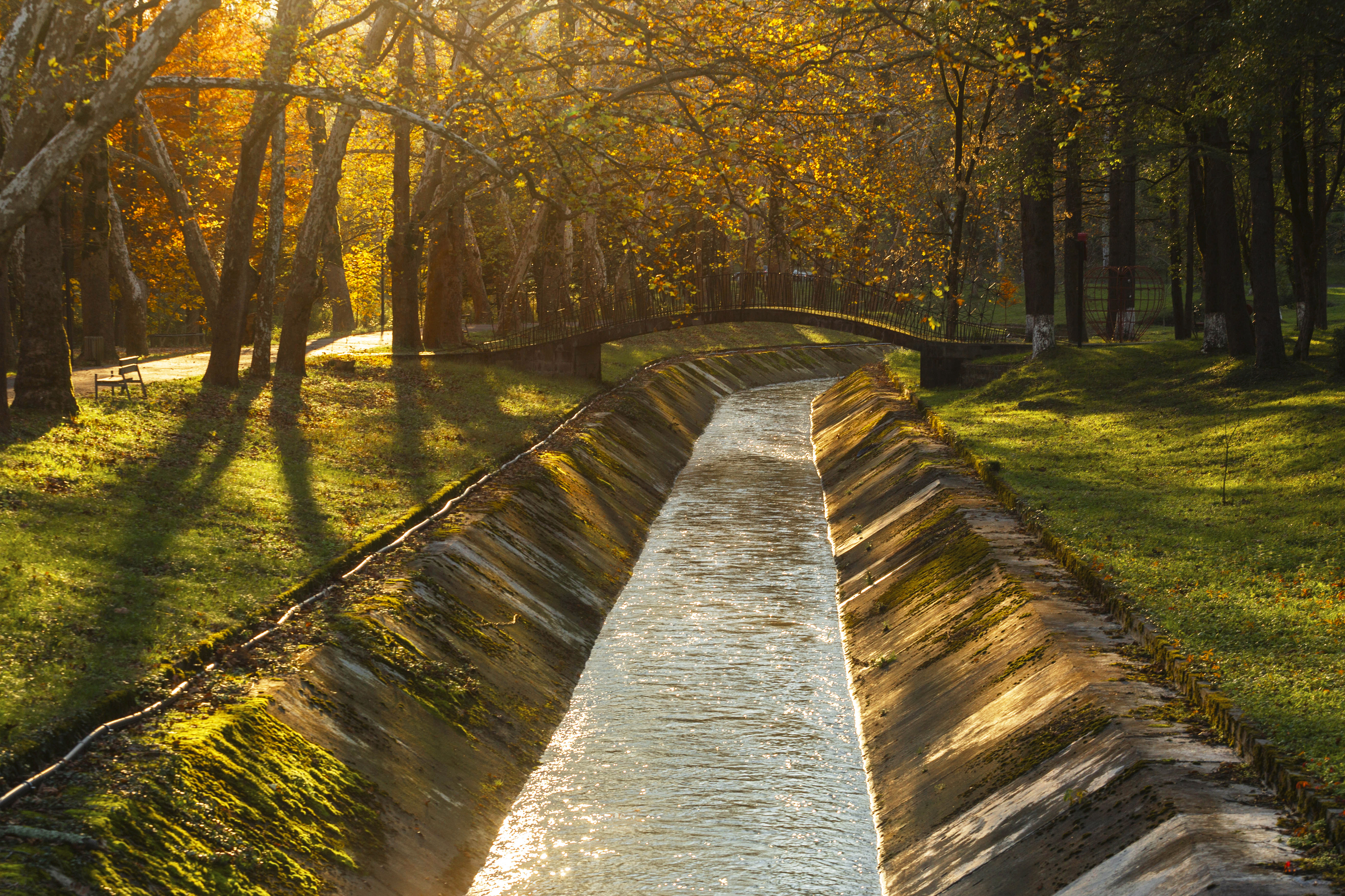 park, tskaltubo, imereti, georgia, central park, tskaltubostskali, stream, soviet, центральный парк, цхалтубо, имеретия, грузия, осень, река, мост, советский,  Nina Zorina