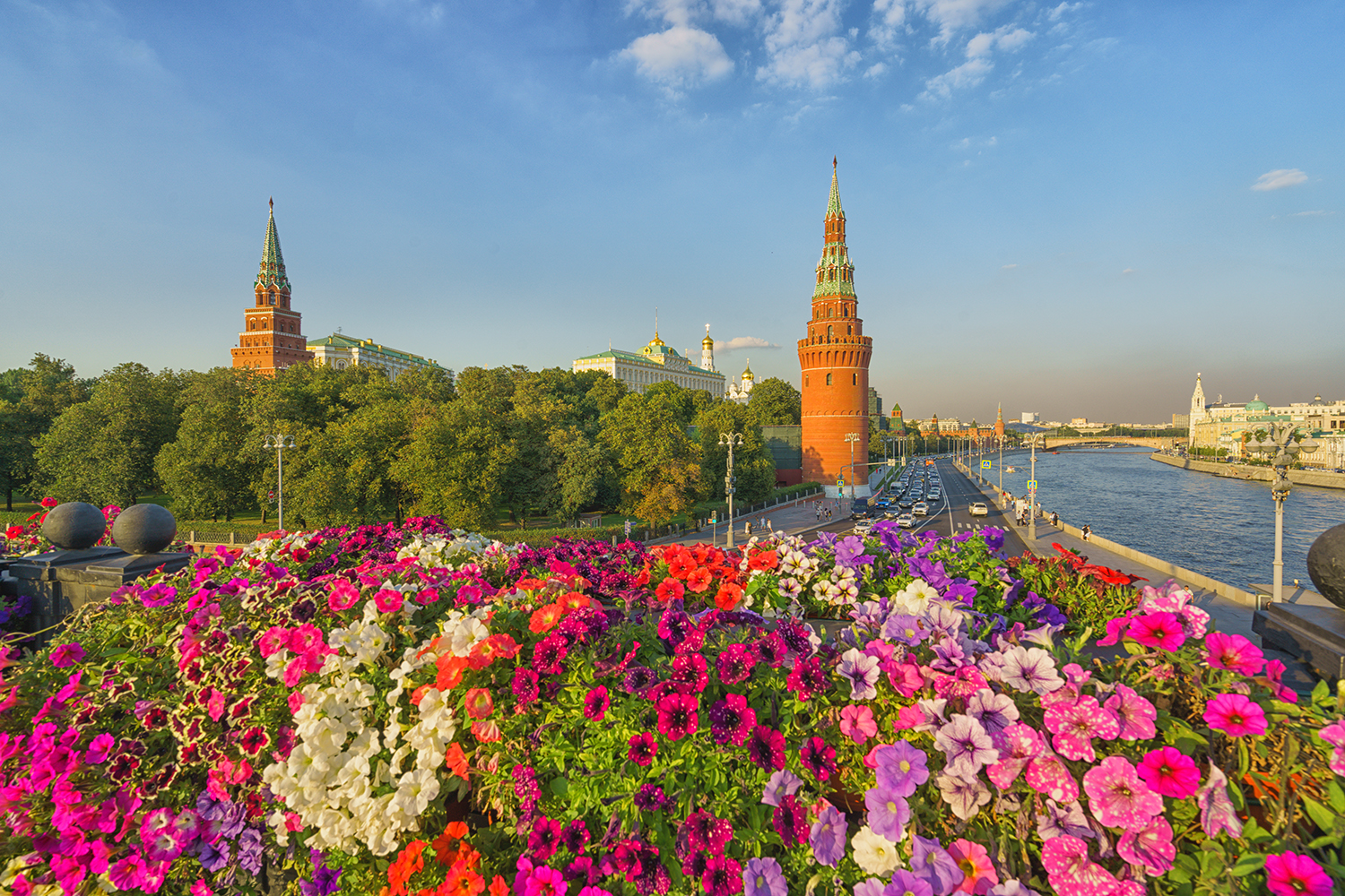 Россия, Москва,Кремль,река, цветы,пейзаж, архитектура, Лариса Дука