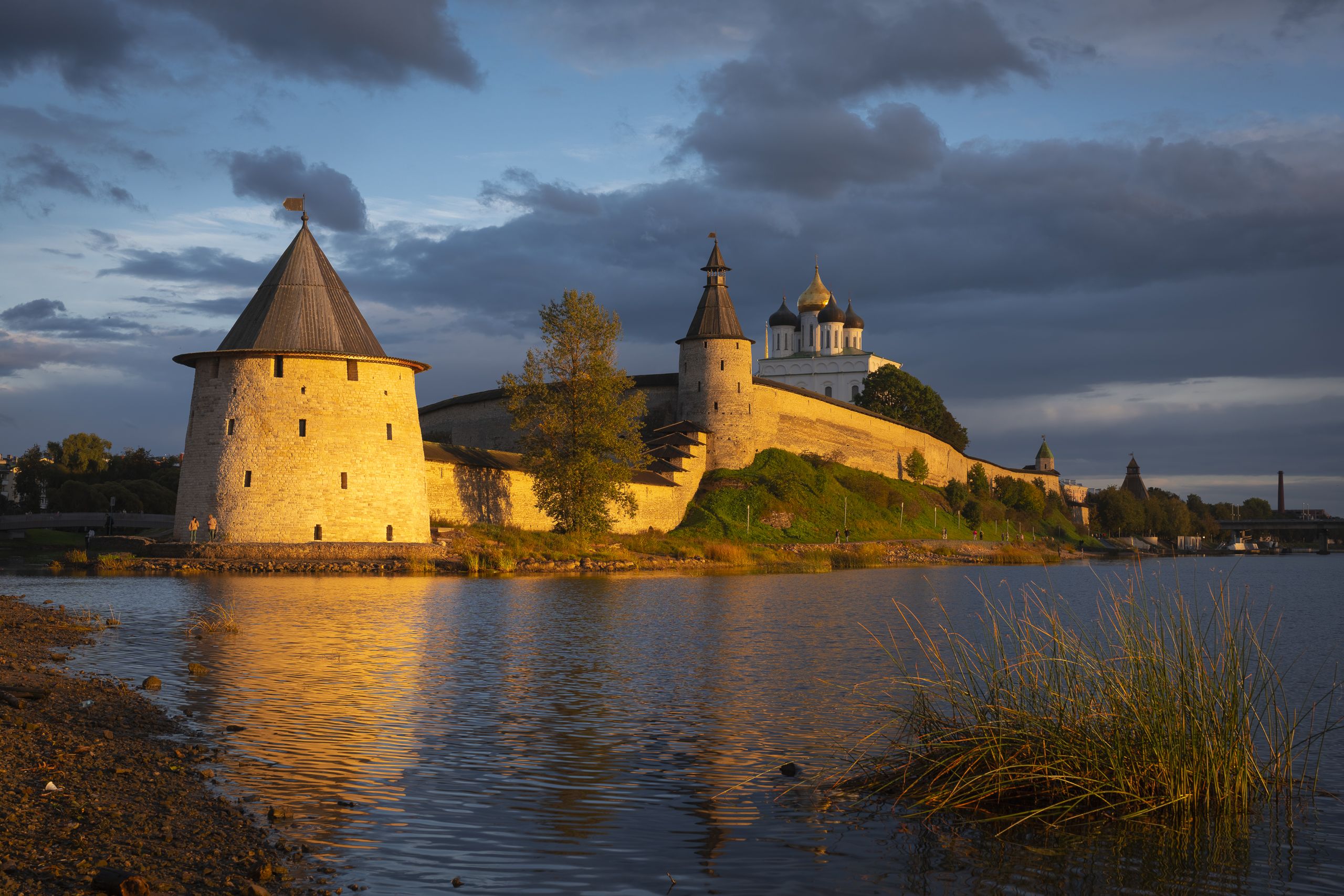 псков, кремль, закат, Mikhail Ioannisian