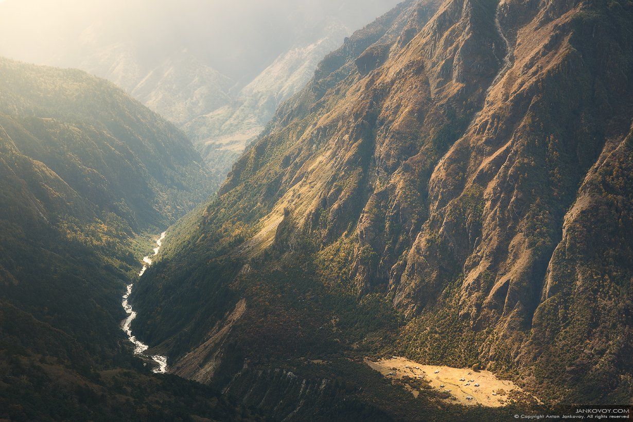 Непал, Гималаи, горы, трек, треккинг, скалы, природа, пейзаж, путешествия,, Антон Янковой (www.photo-travel.com)