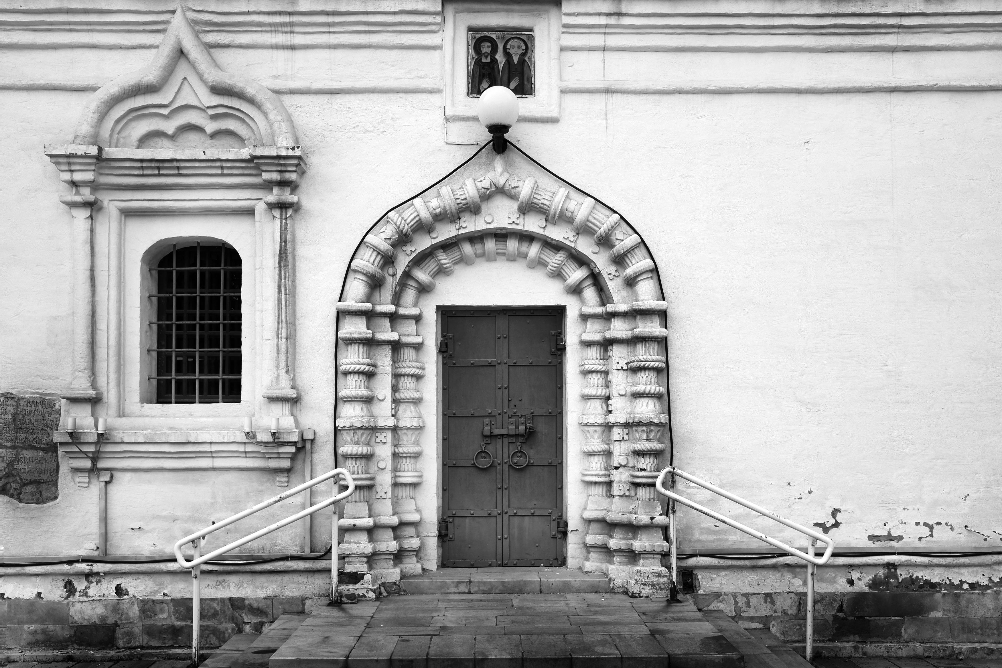 решетка, дверь, закрыто, храм, Зорин Миша