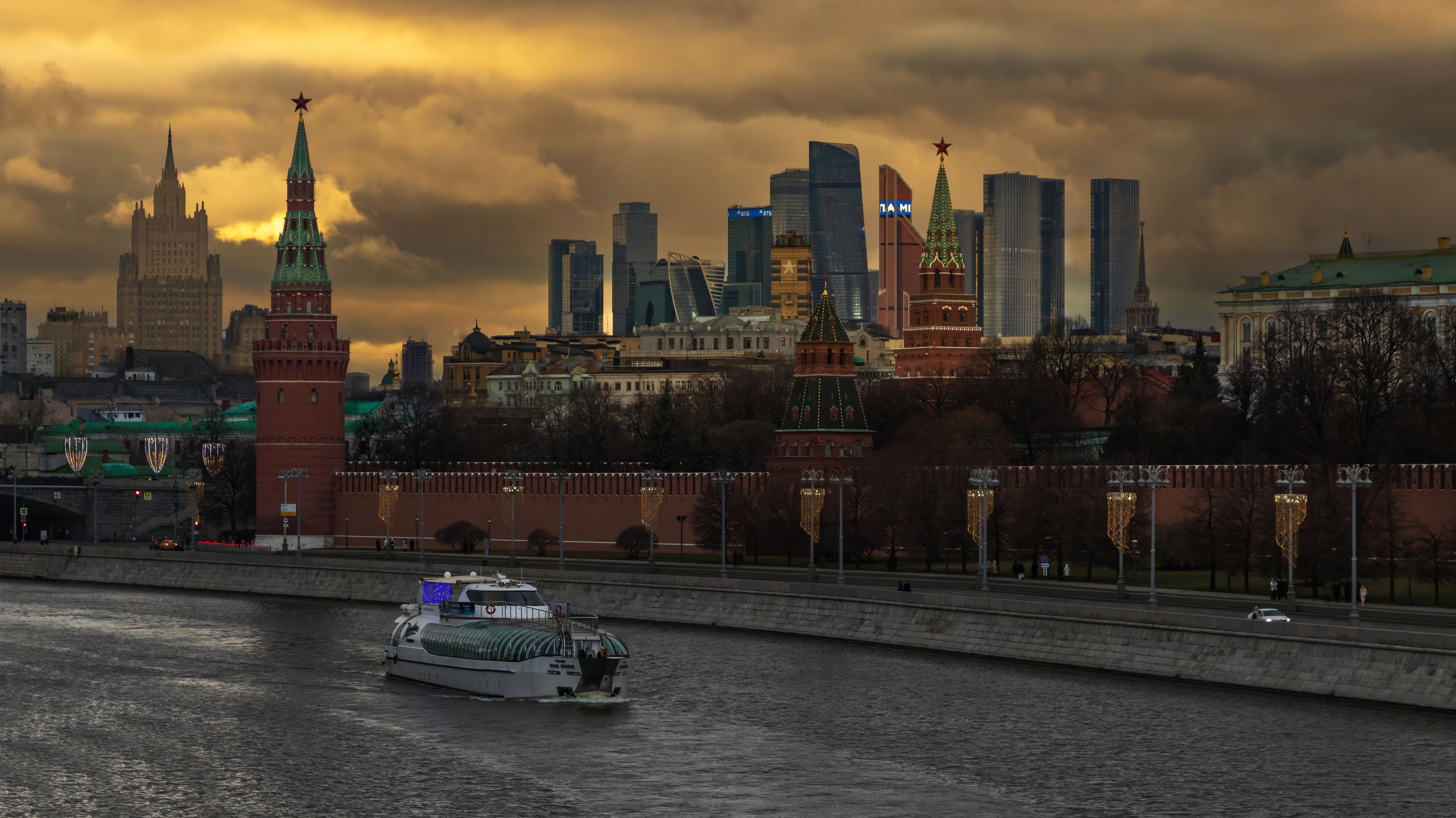 москва ветренная, Александр Лукин