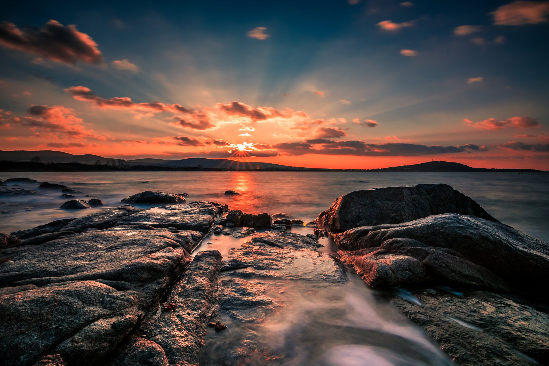 sunset, sea, light, rays, rocks, sky, clouds, Jeni Madjarova