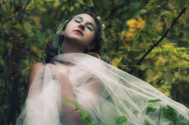 inspiration,september,autumn,summer end,bride,breathe,october,leaves,fall,gothic,fairy, anomie