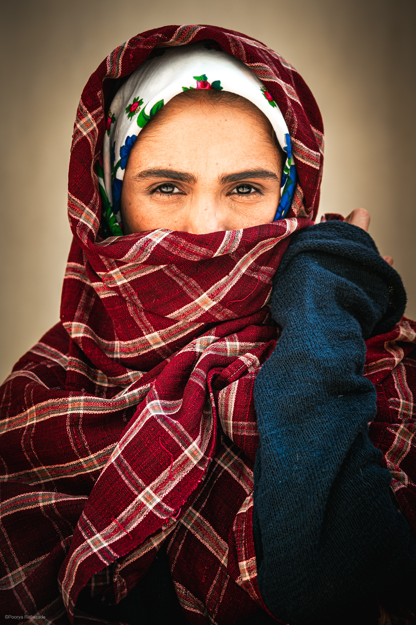 pooryarafiezade پوریا رفیعیزاده scarf  color,  Poorya Rafiezade