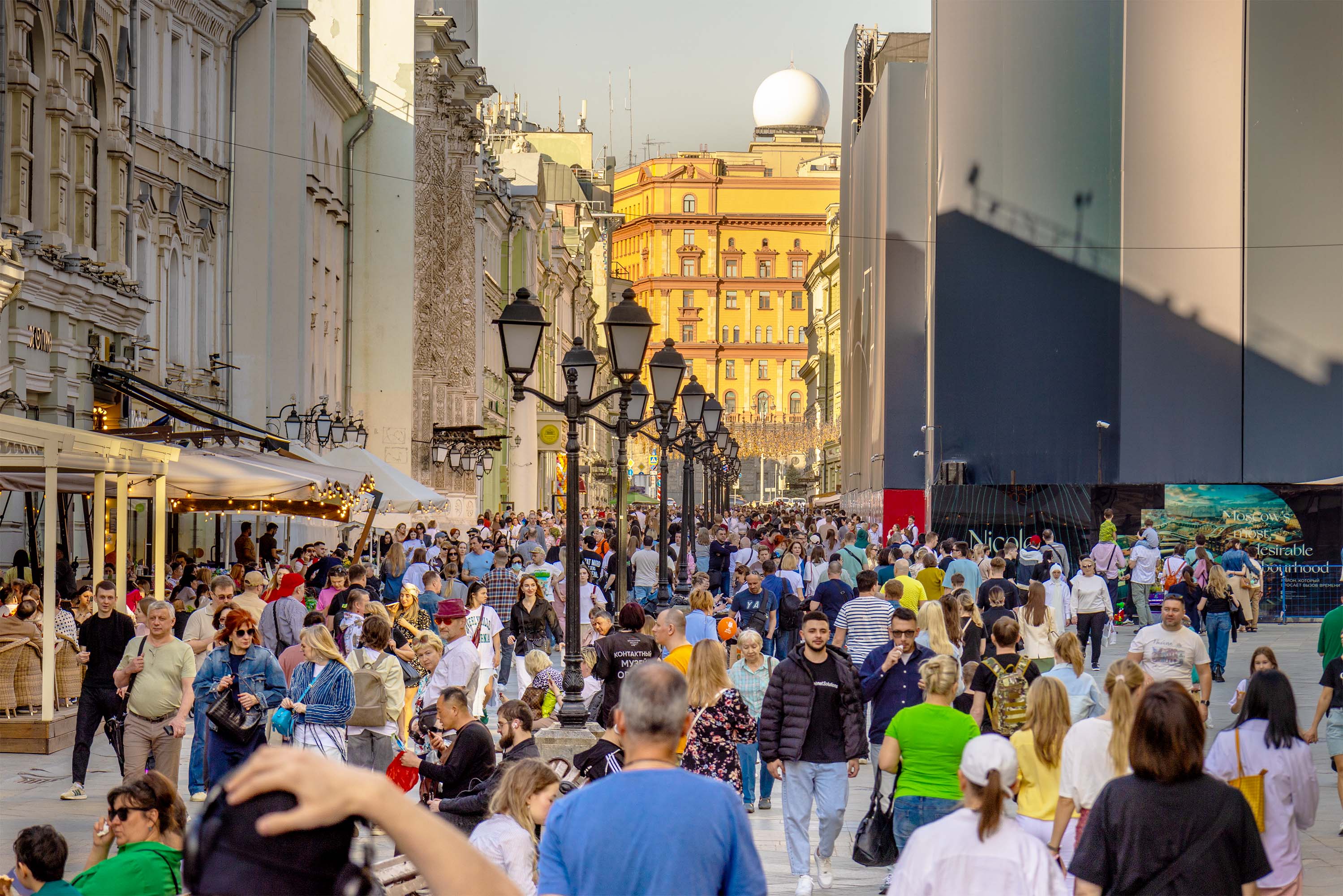 москва, никольская, весна, люди, улица, Андрей Волошин