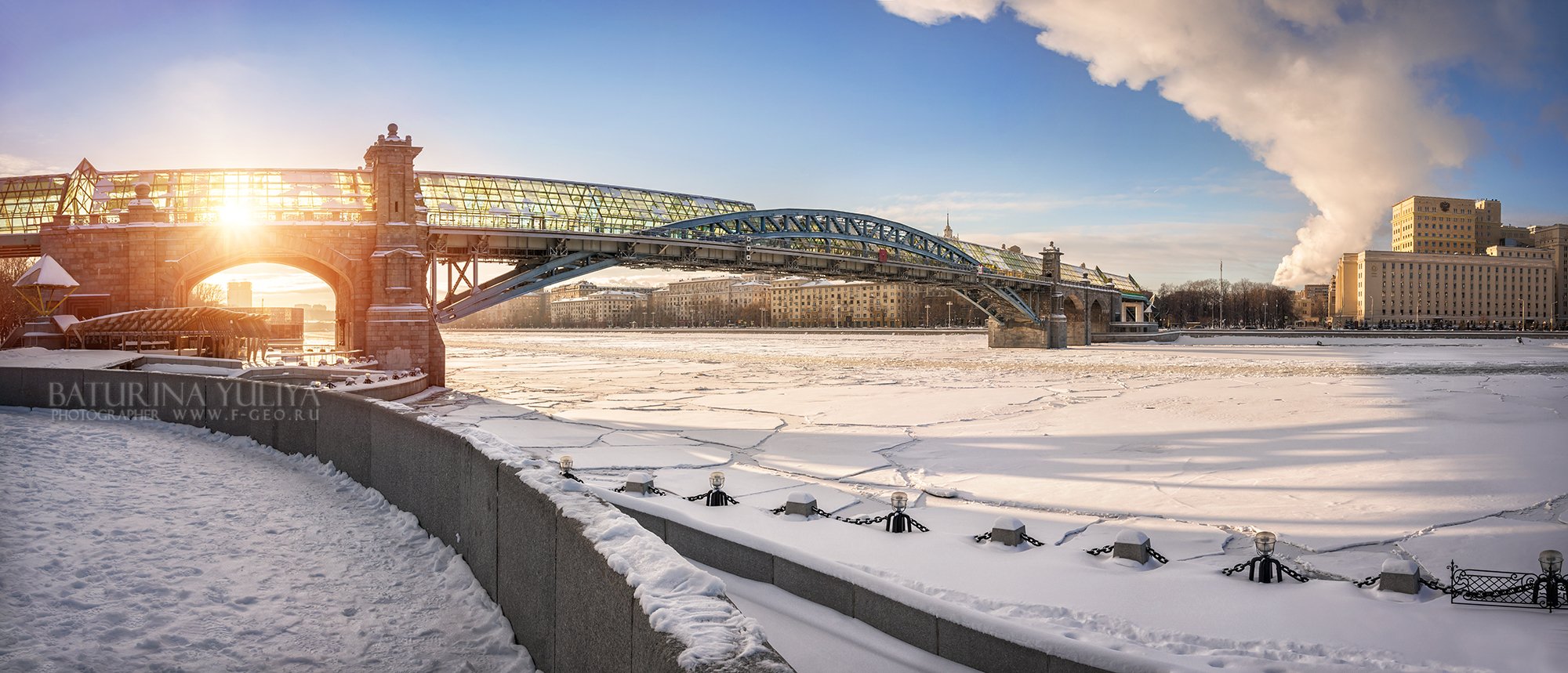 Москва, мост, Андреевский мост, зима, мороз, солнце, облака, снег, лед, река, Юлия Батурина