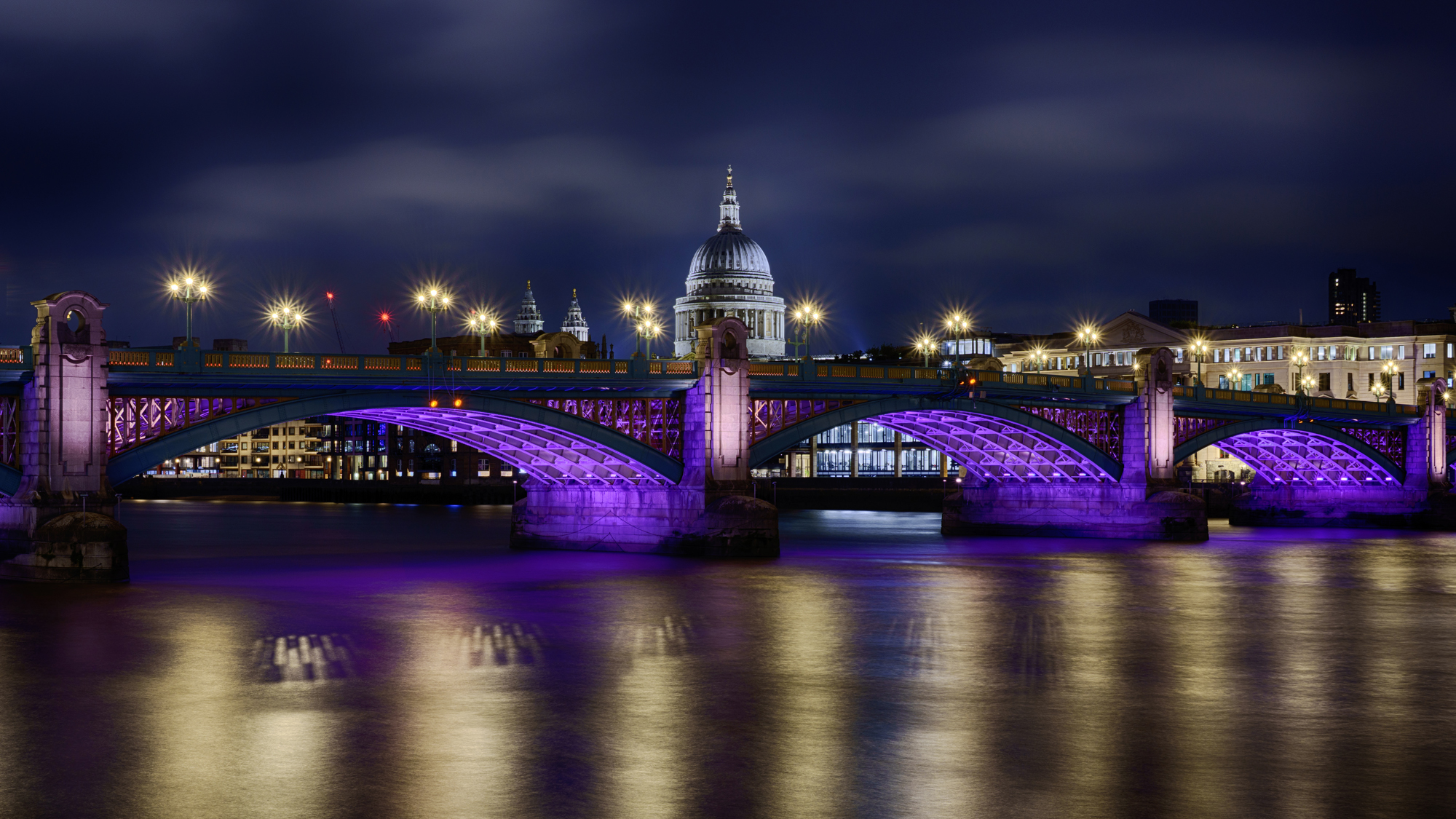 london, Добродий Михаил