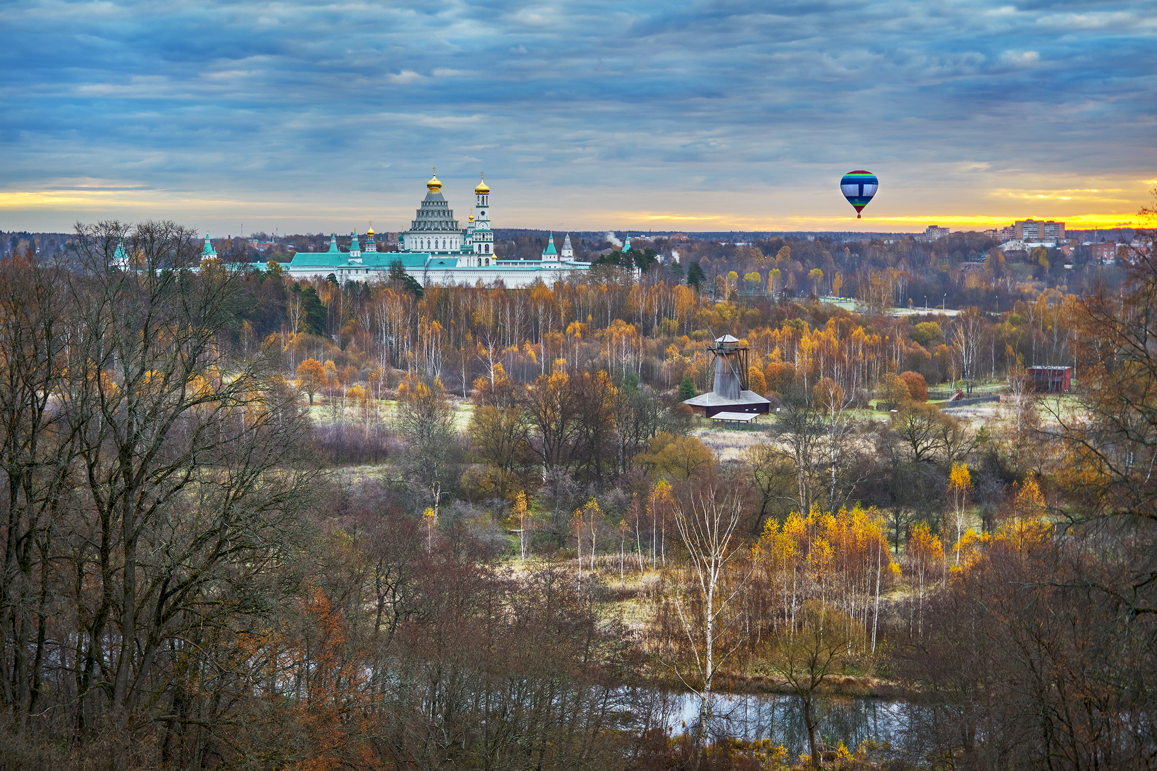 новый иерусалим, золотая осень, воздушный шар, Медведев Александр