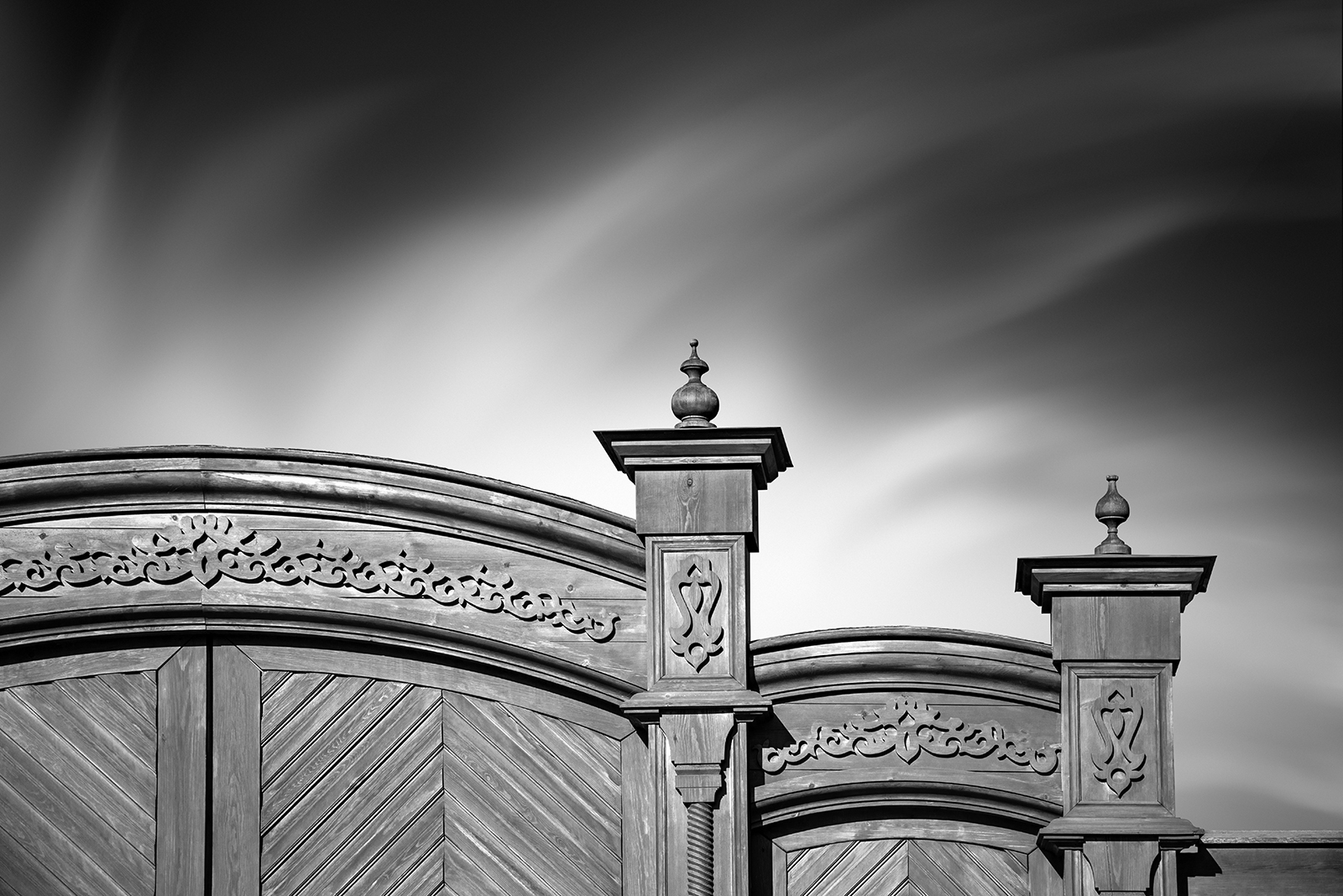 чб, черно-белое, город, ворота, деревянные, архитектура, зодчество, красноярск, история, дым, Антипов Дмитрий