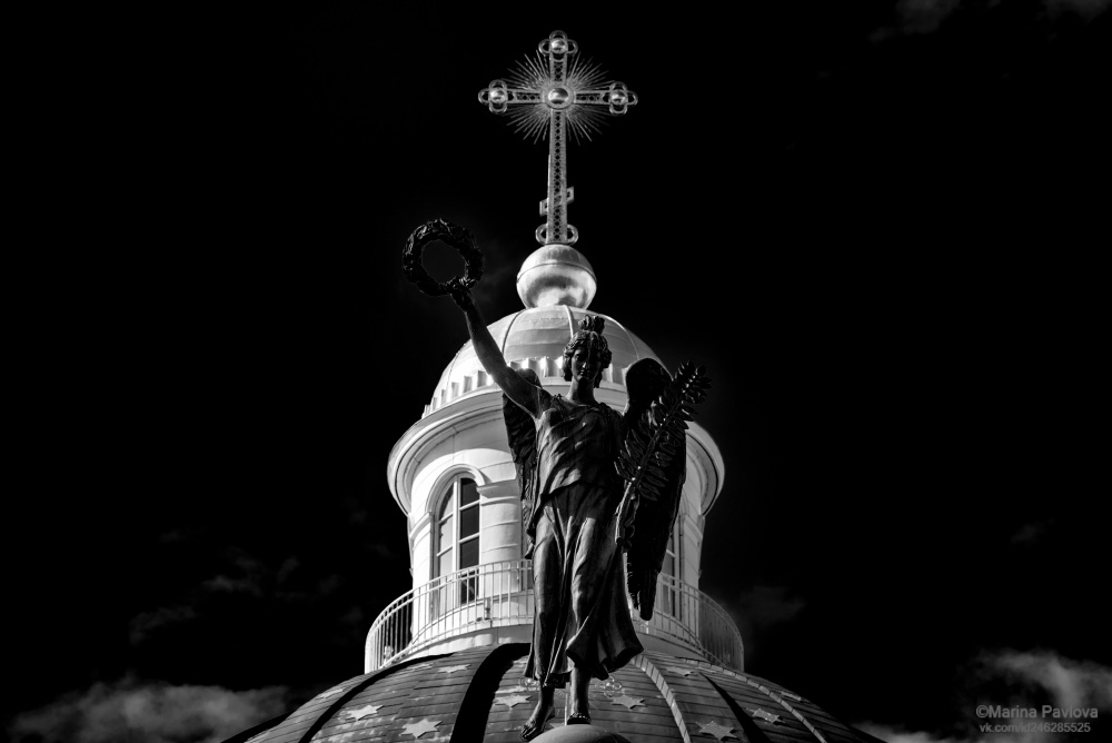 город, санкт - петербург, чёрно-белое фото, фрагмент собора святой живоначальной троицы лейб-гвардии измайловского полка, богиня победы ника - памятник \\\, Павлова Марина