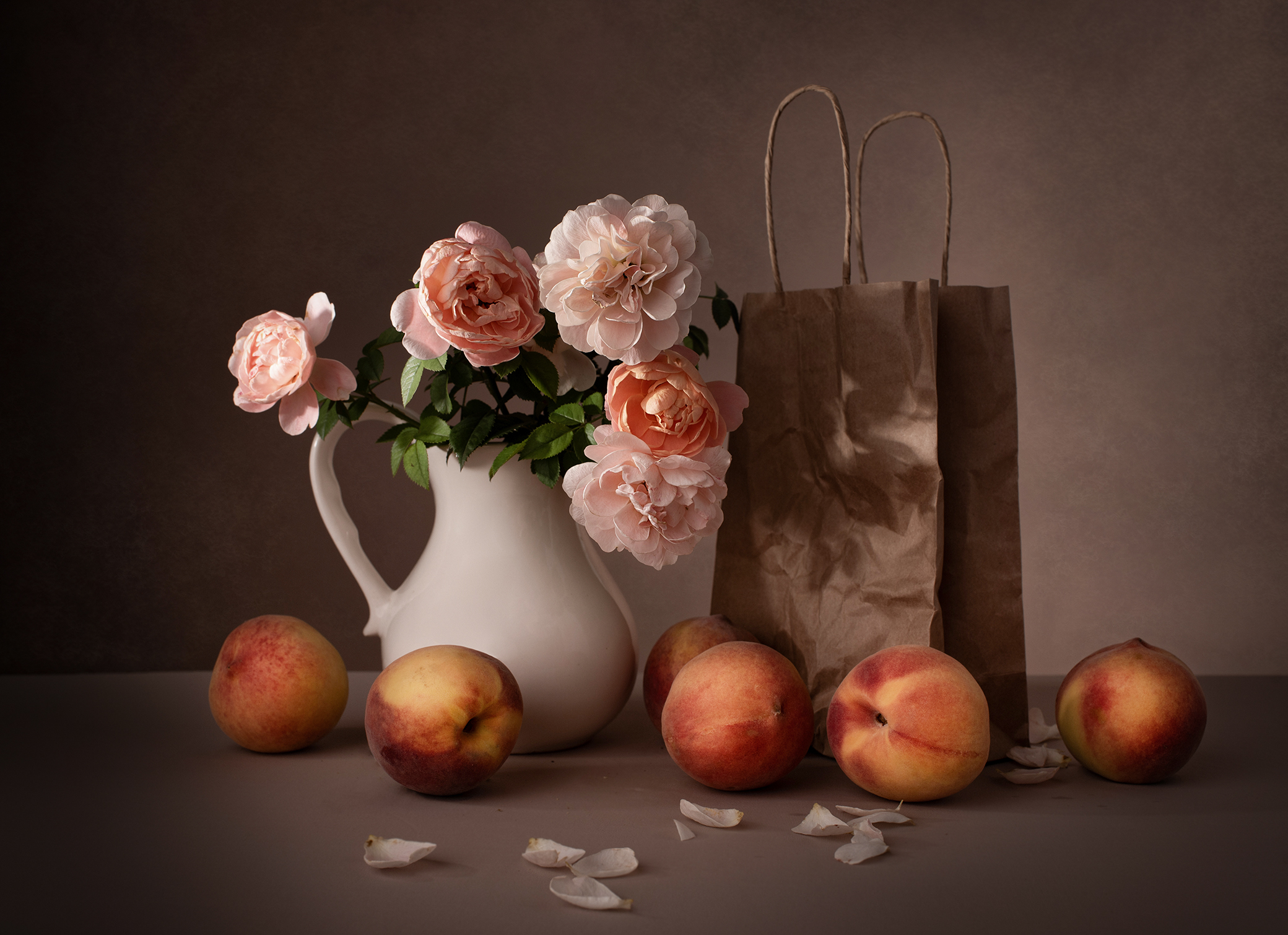 Still life, roses, Peaches, colors, light, Maria Margareth Perfoncio