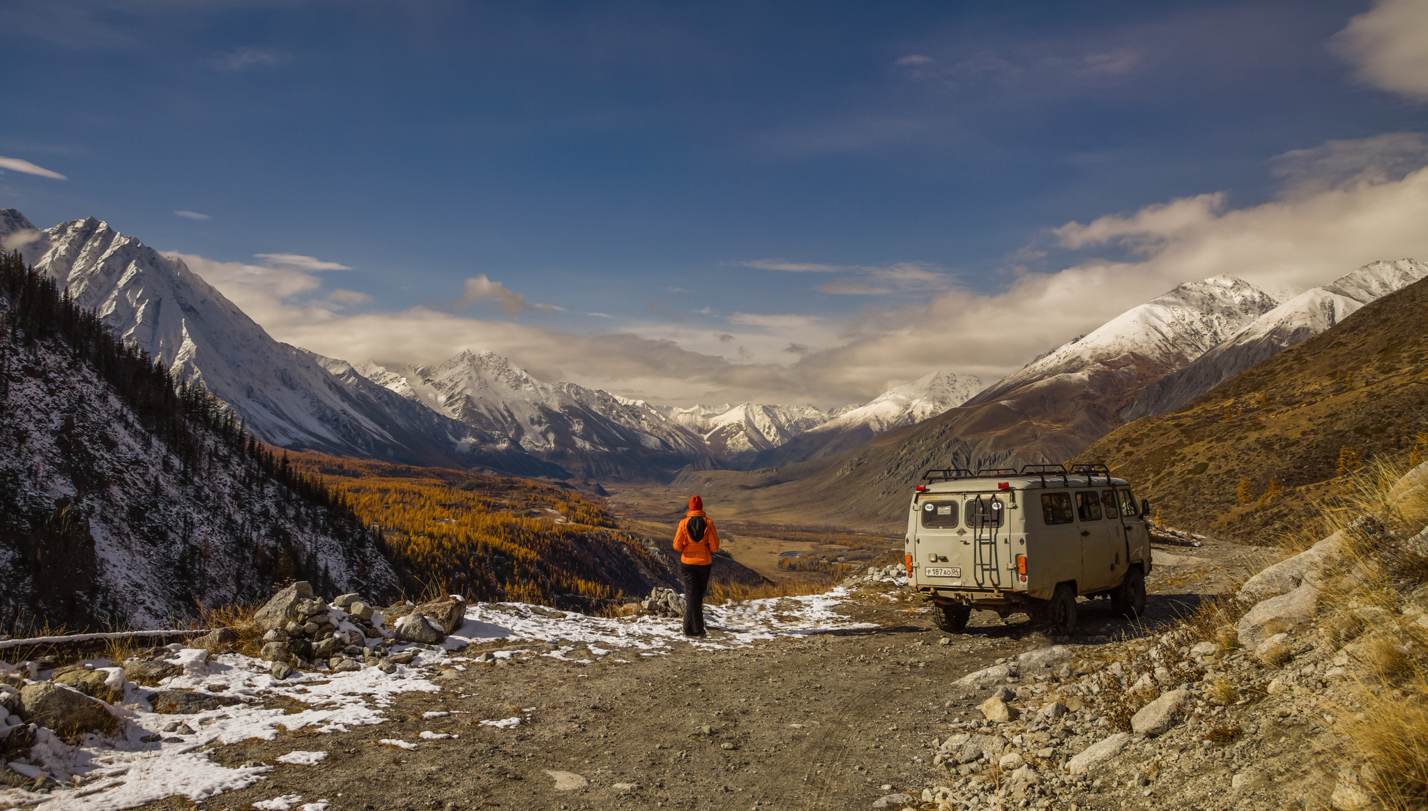 горы пейзаж облака утро осень машина дорога, Мурзинов Виктор