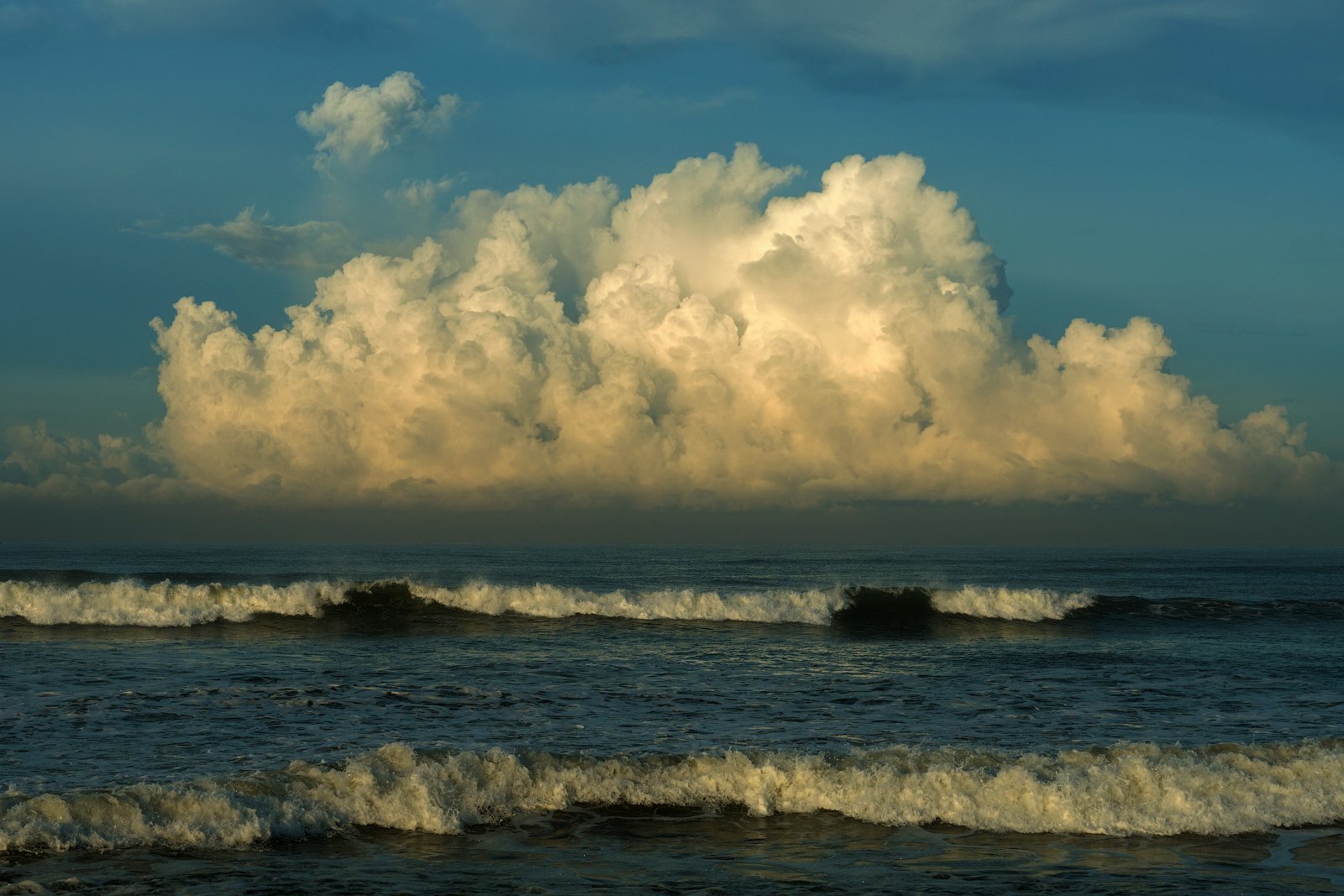 Clouds, Indian ocean, Sri Lanka, Индийский океан, Облака, Утро, Шри-ланка, Игорь Подобаев