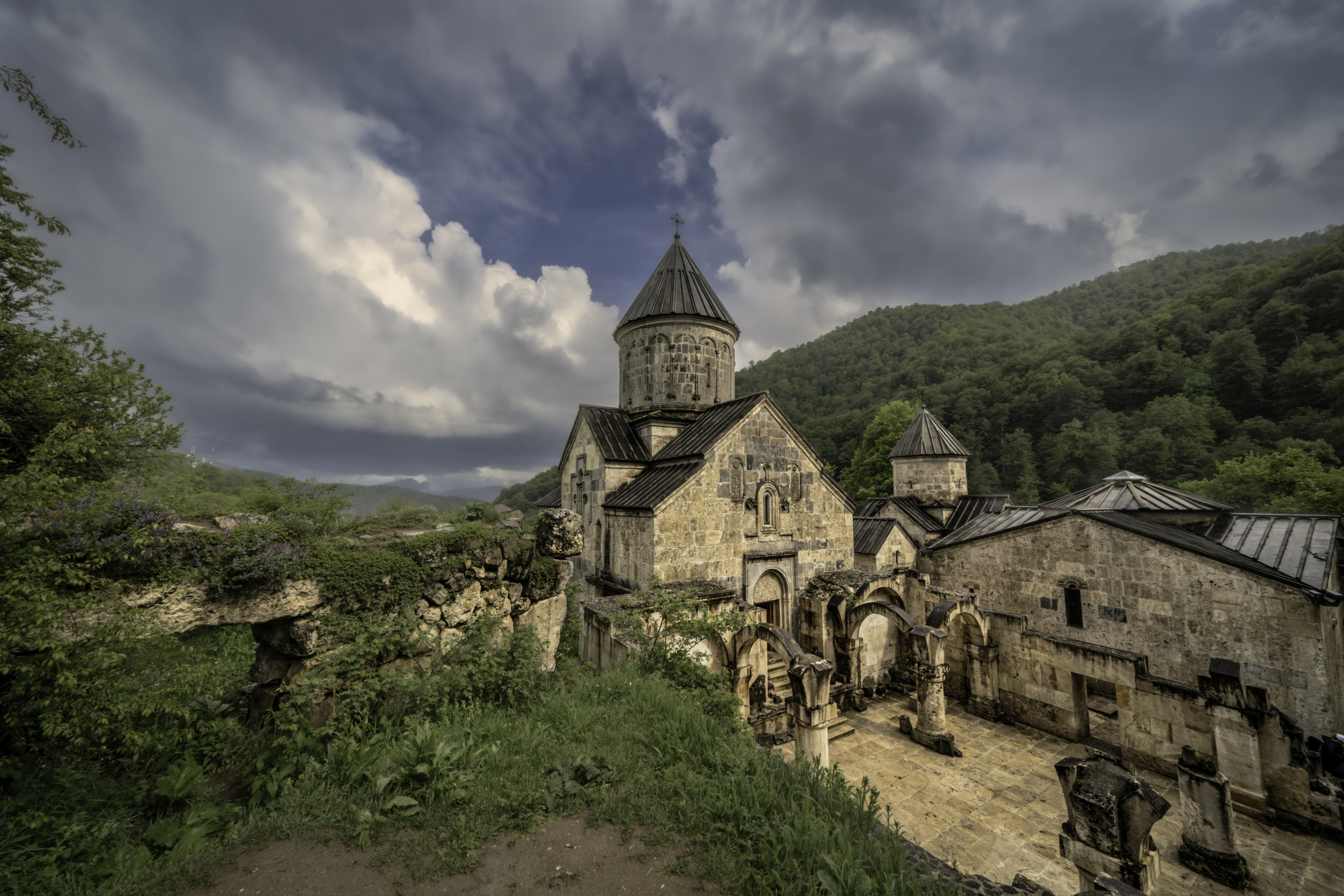 Армения, Тавушская область, Дилижан, долина Иджеванского хребта, монастырь Агарцин, Гаврилов Юрий