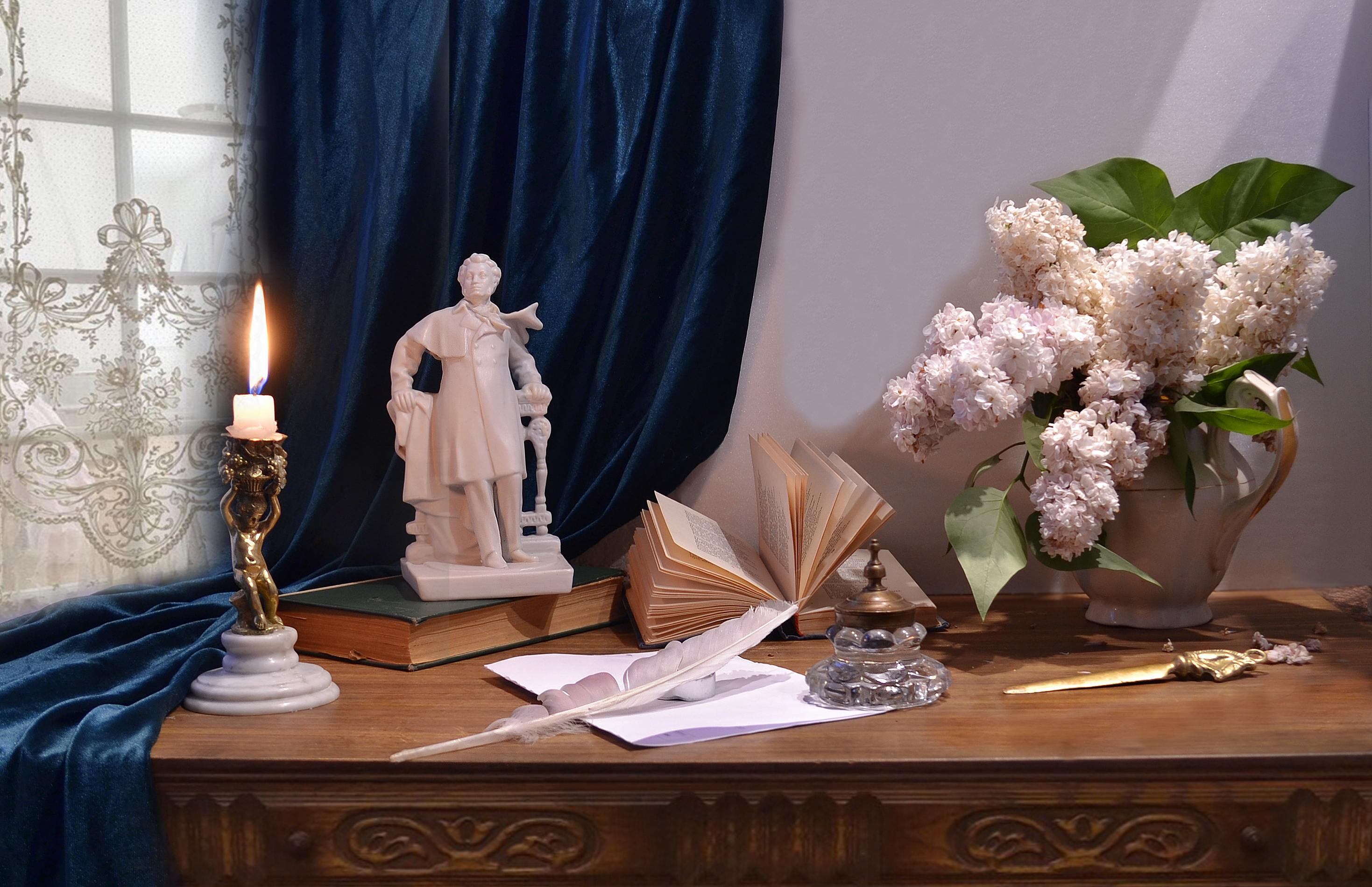 still life, натюрморт, цветы, фото натюрморт, день рождения а.с.пушкина, сирень, фарфор, настроение, статуэтка пушкина, свеча, подсвечник, книги, перо, 6 июня, лето, июнь, чернильница, Колова Валентина