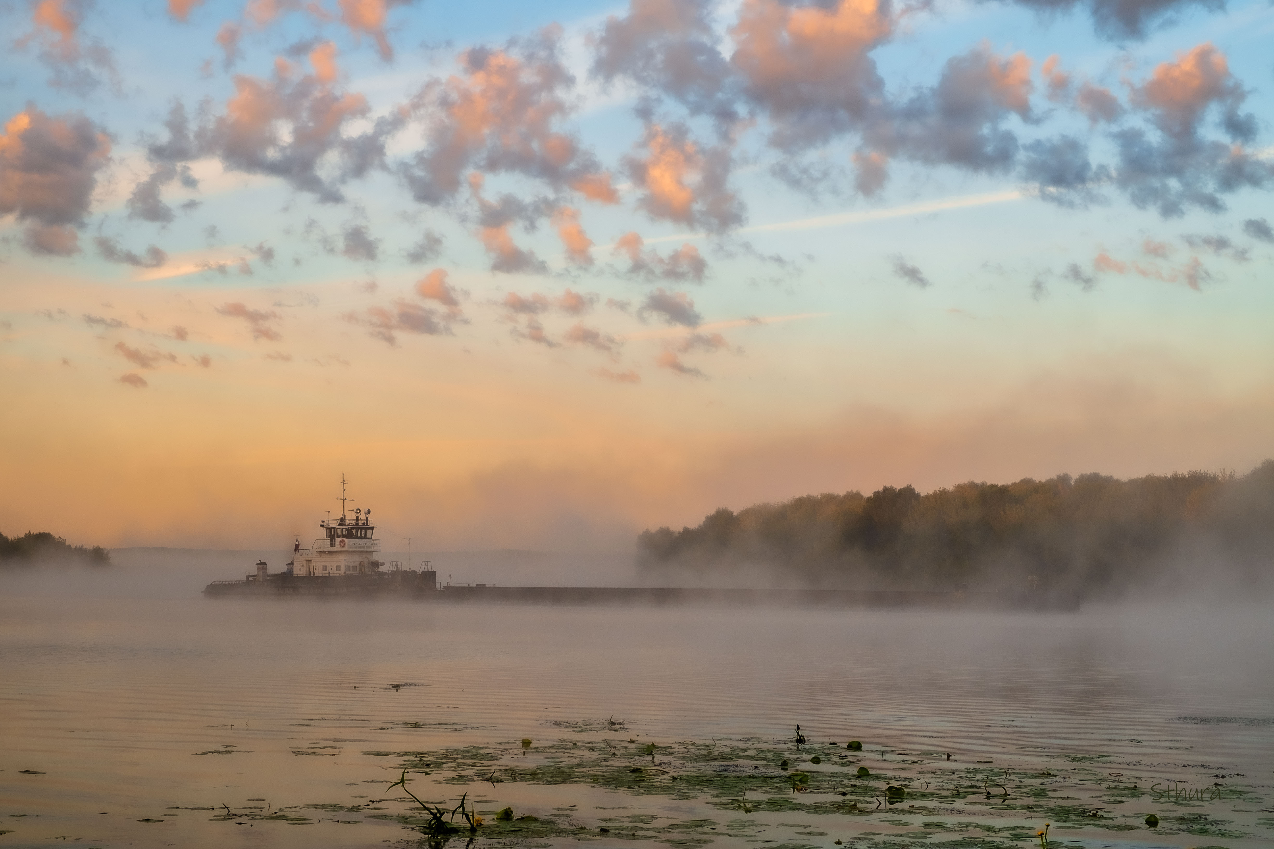 вечер река облака туман буксир природа пейзаж, Александр Строков
