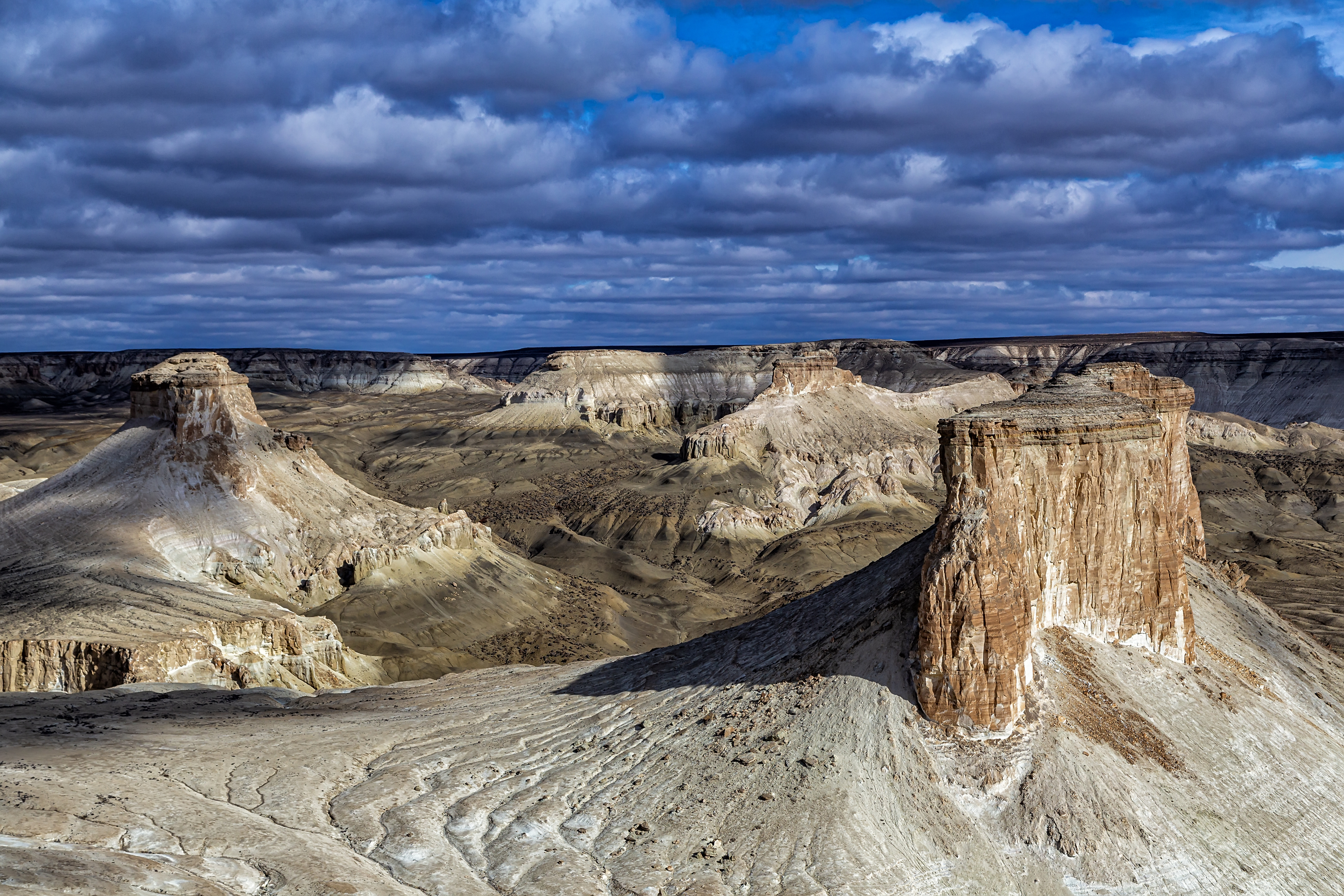 Айракты, Бозжира, Кокосем, Кокесем, Казахстан, Мангистау, Каньон, Тузбаир, отражение, Клыки, Корабль, Бокты, Лензбол, Арка, Закат, рассвет, день, пейзаж, долина шаров, яйца динозавров, Шергала, Тетис, Тирамису, Устюрт, Национальный парк, нацпарк, тучи, об, Евгений Бондарь