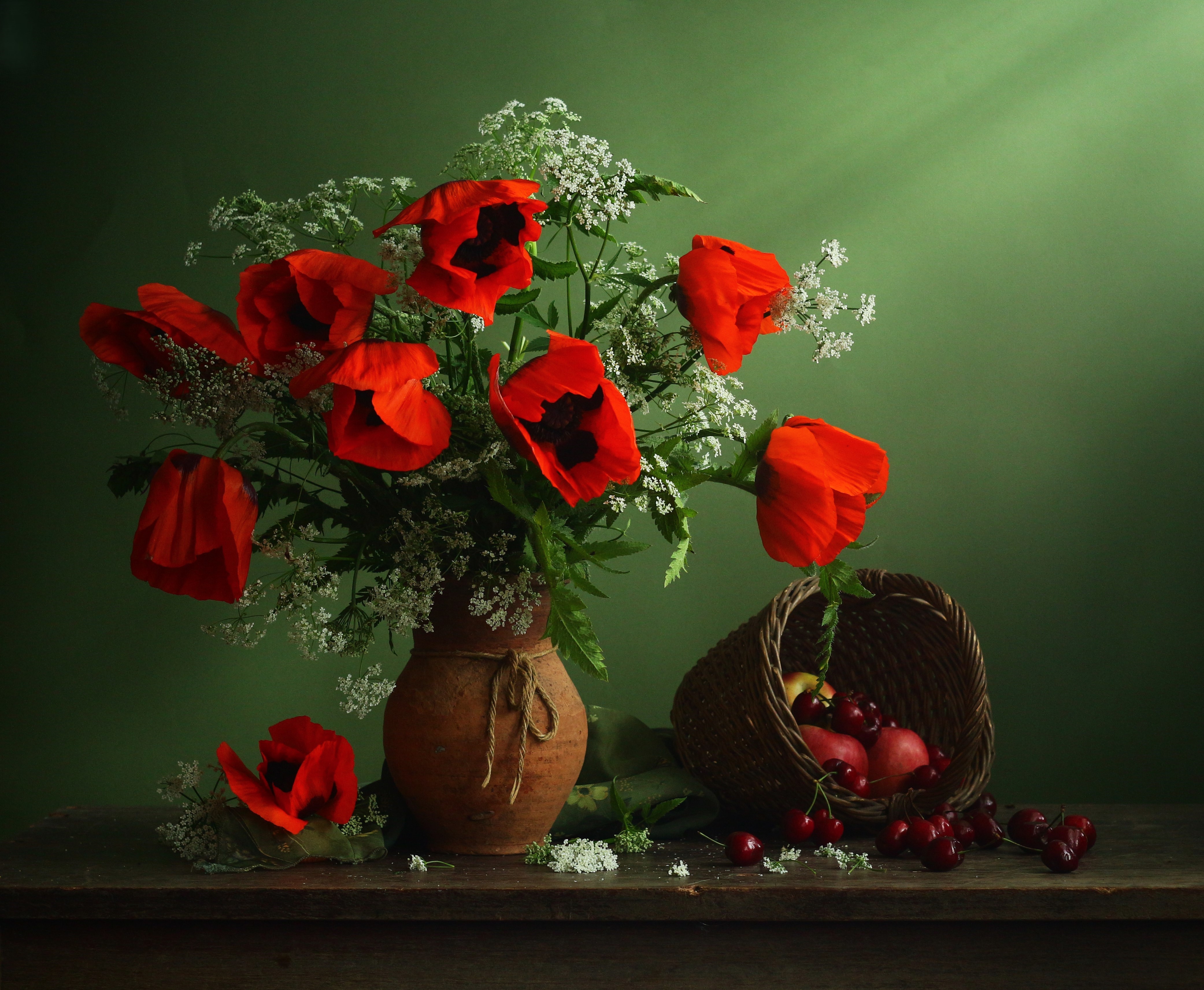 , Людмила Хрусталева*