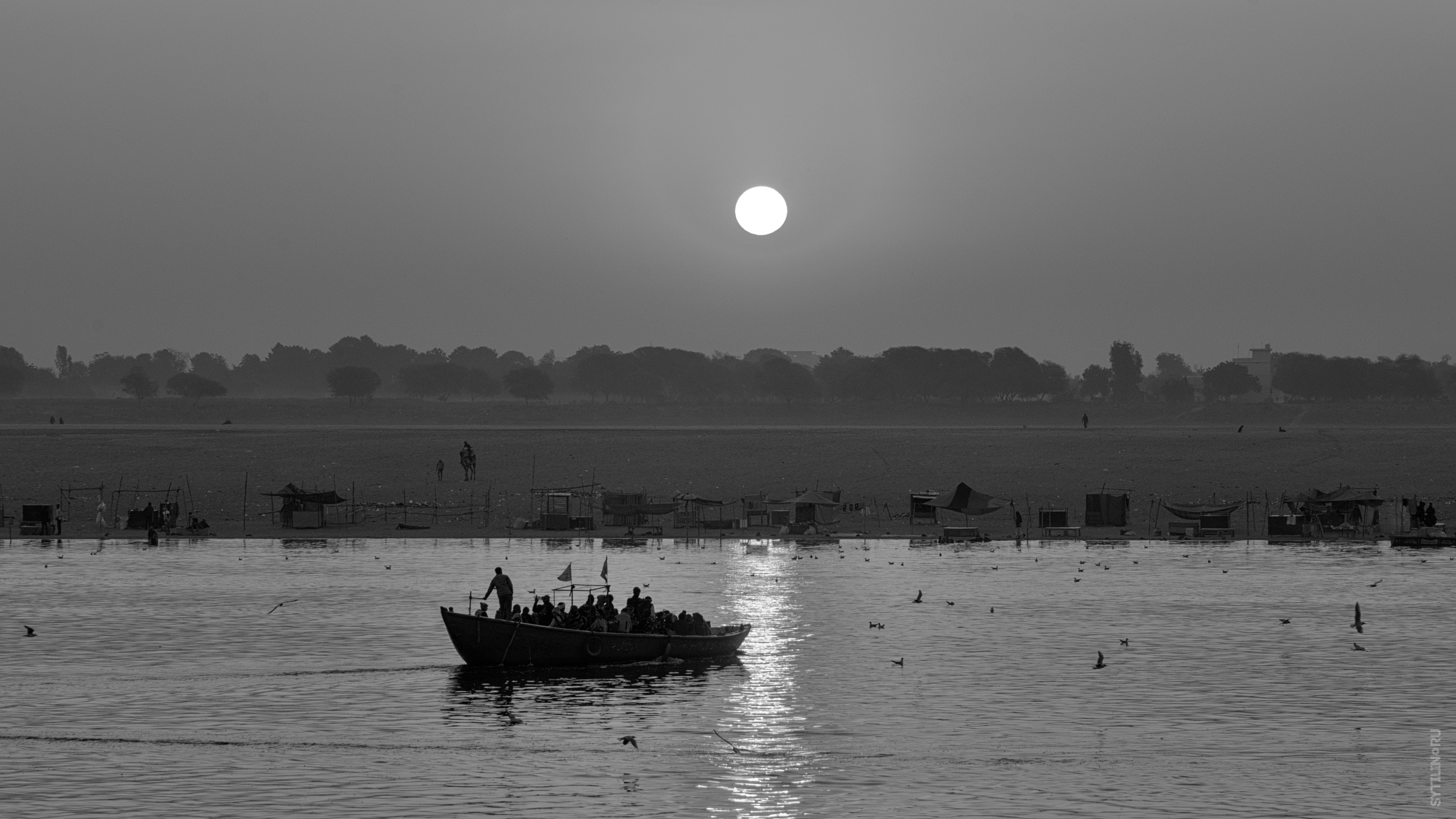 варанаси, индия, ганг, рассвет, прогулки, рассвет, деревянный, солнце, восход, буддизм, культурный, религия, священный, черно-белый, жанр, путешествие, экскурсия. река,, Сытилин Павел