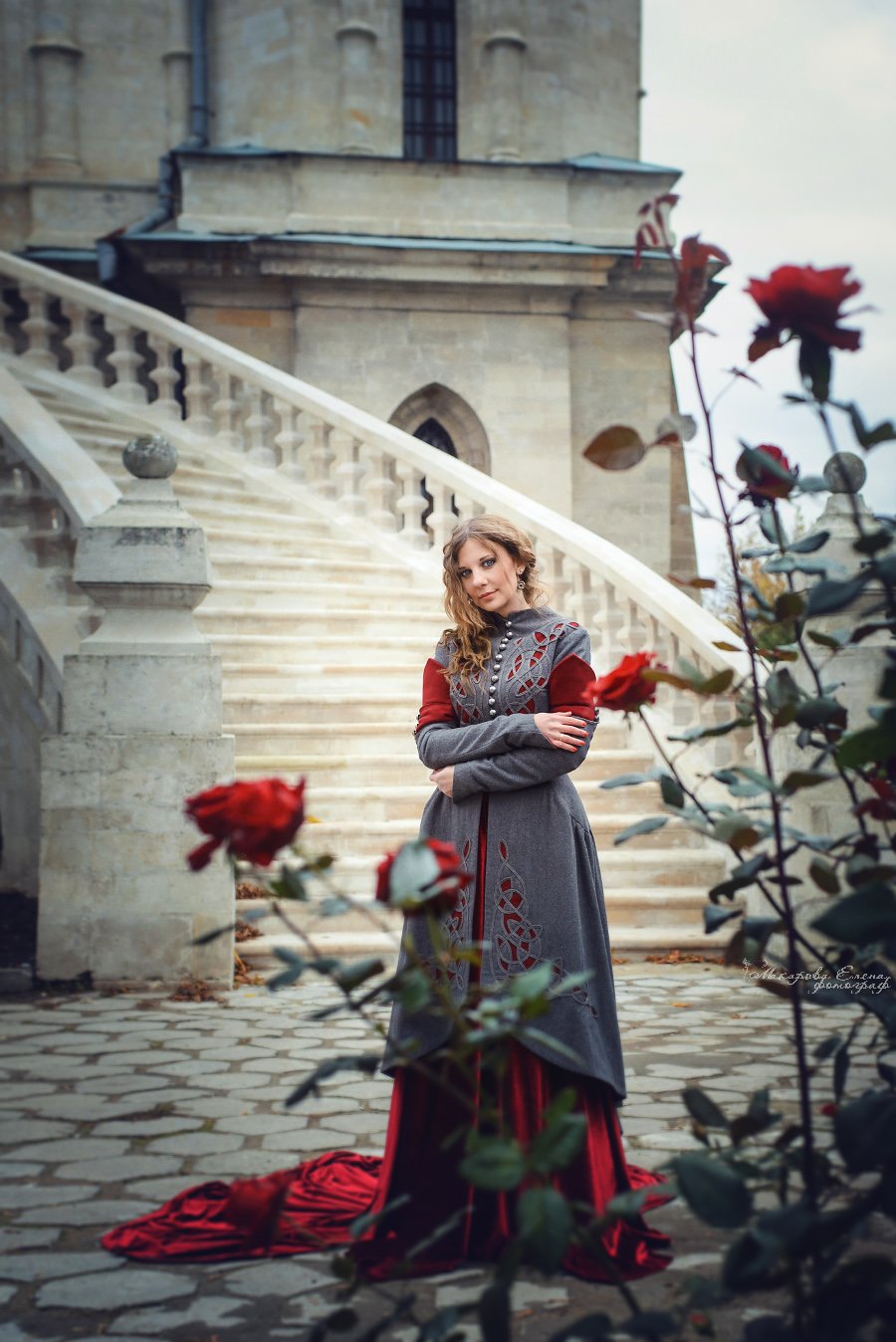 портрет, осень, розы, цветы, храм, Макарова Елена