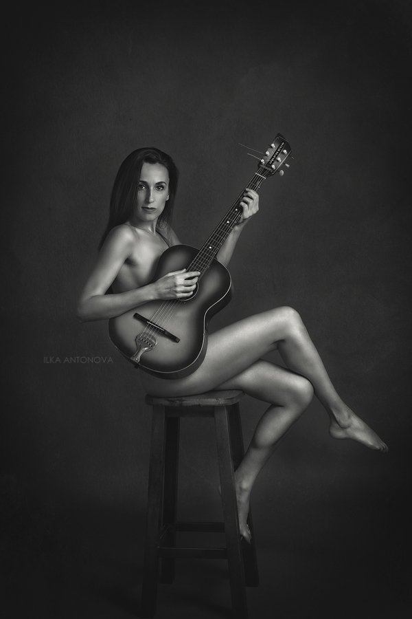 portrait, fine art, nude, erotic, sexy, woman, model, guitar, Ilka Antonova