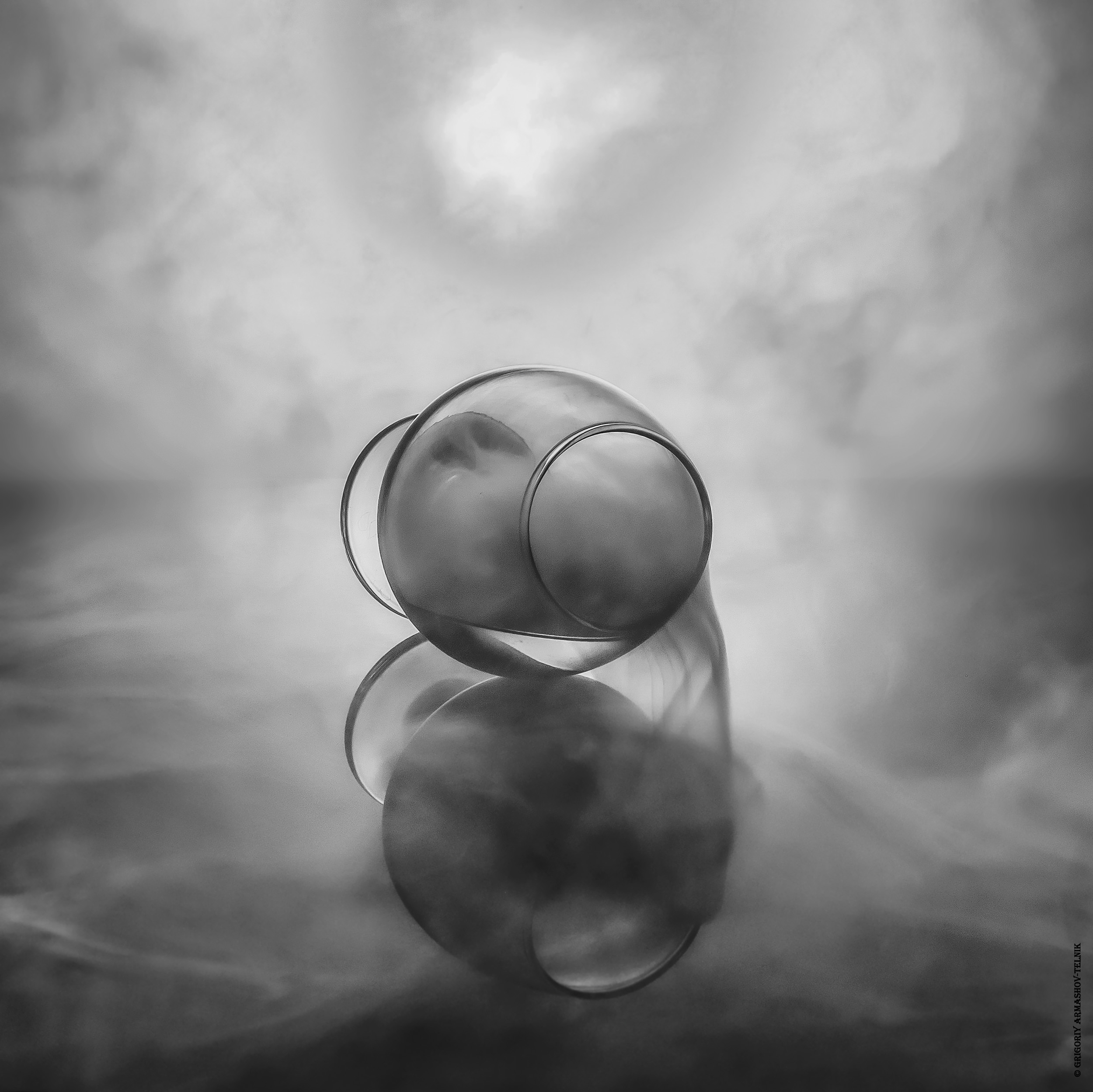 #monochrome, #bw, #smoke, #стекло, #чб, Армашов-Тельник Григорий
