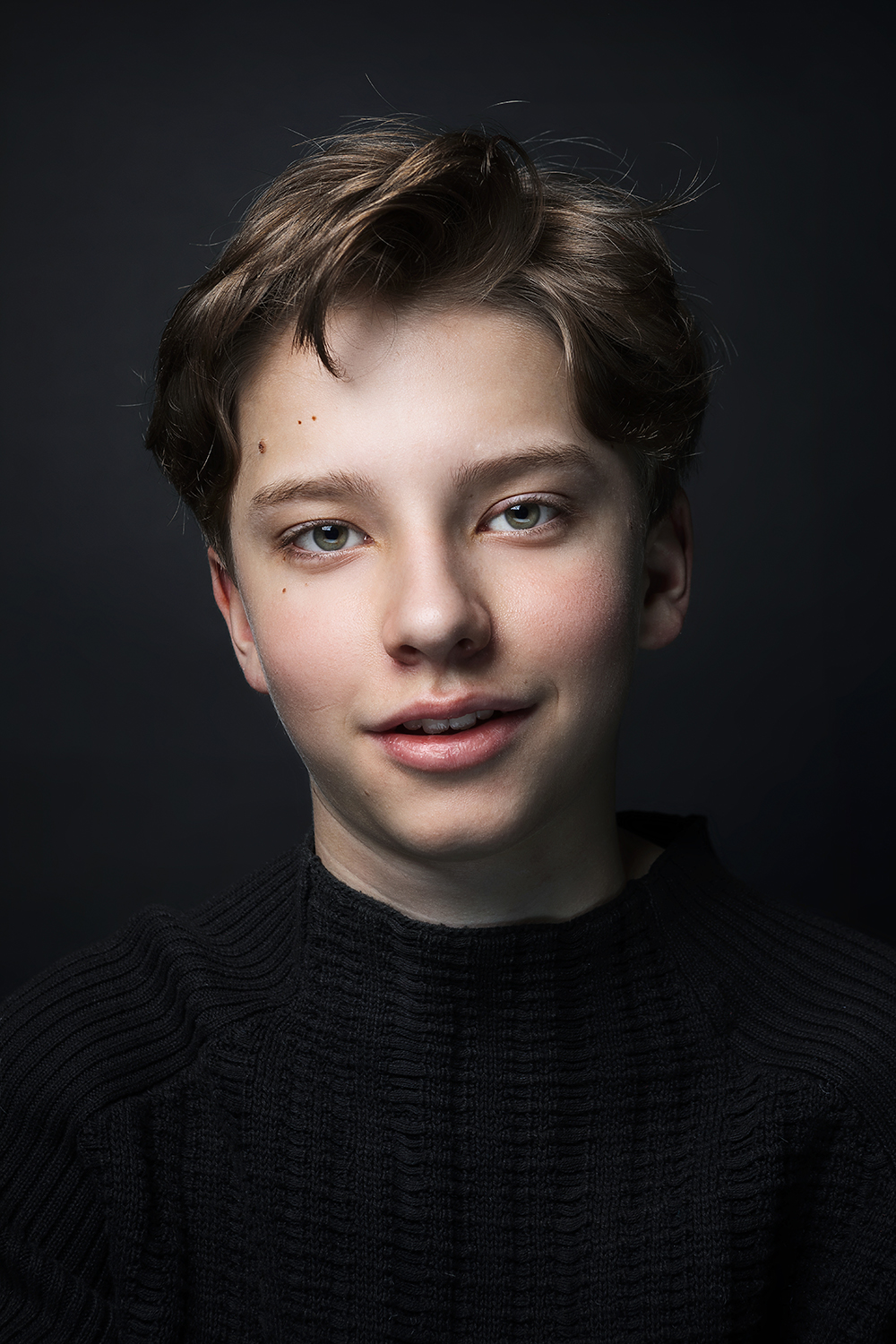 , Антон Леонов