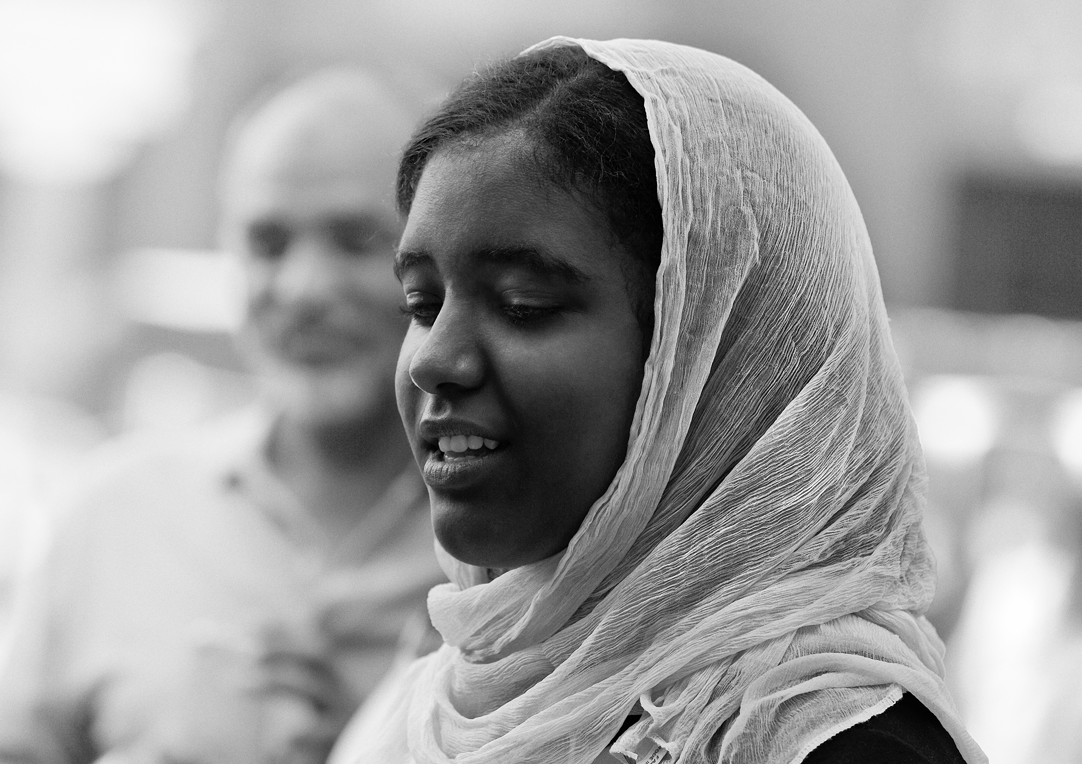 чб фото, уличный женский портрет, Vera Trandina