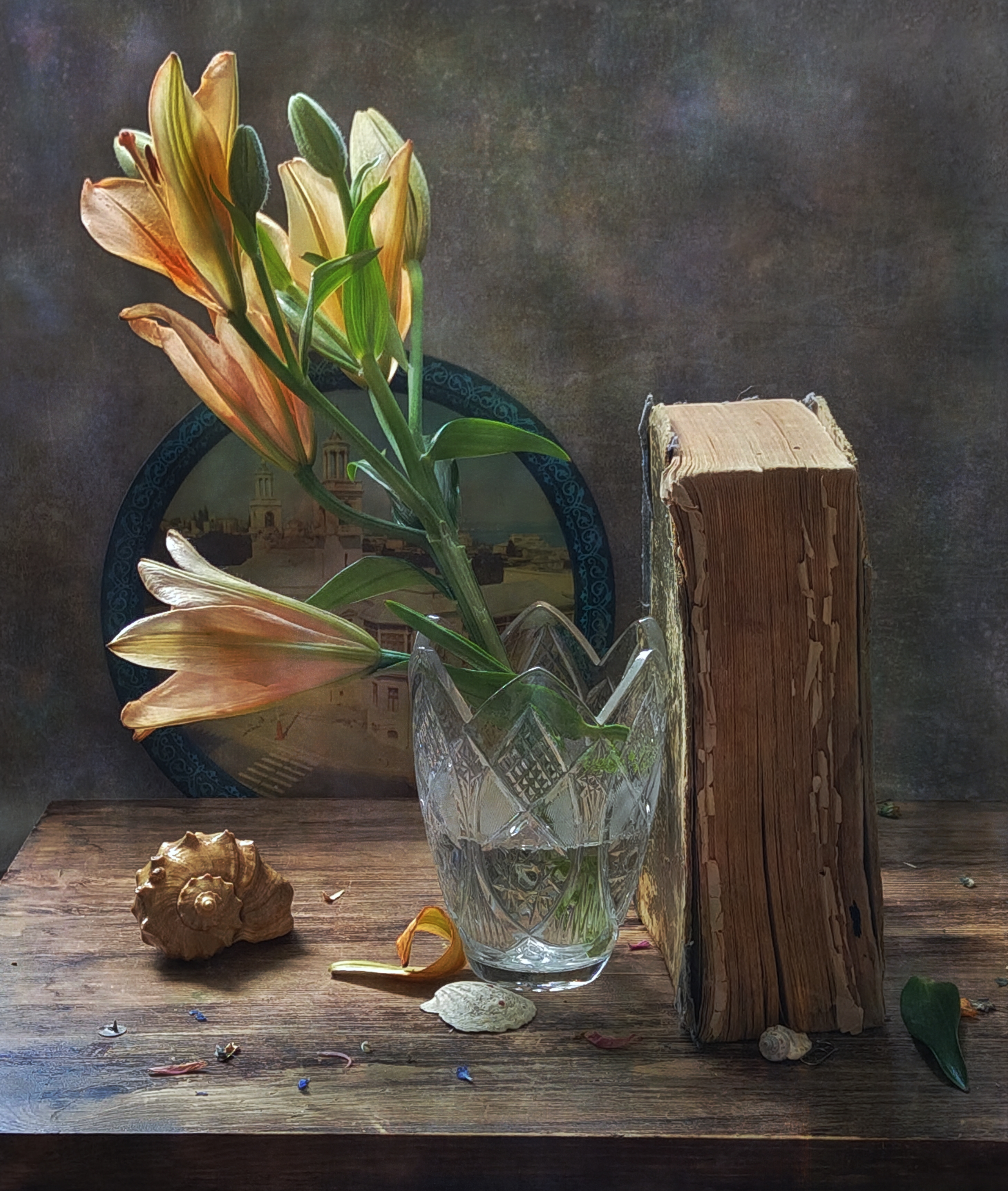 лилия, ваза, книга, Ирина Курмалеева