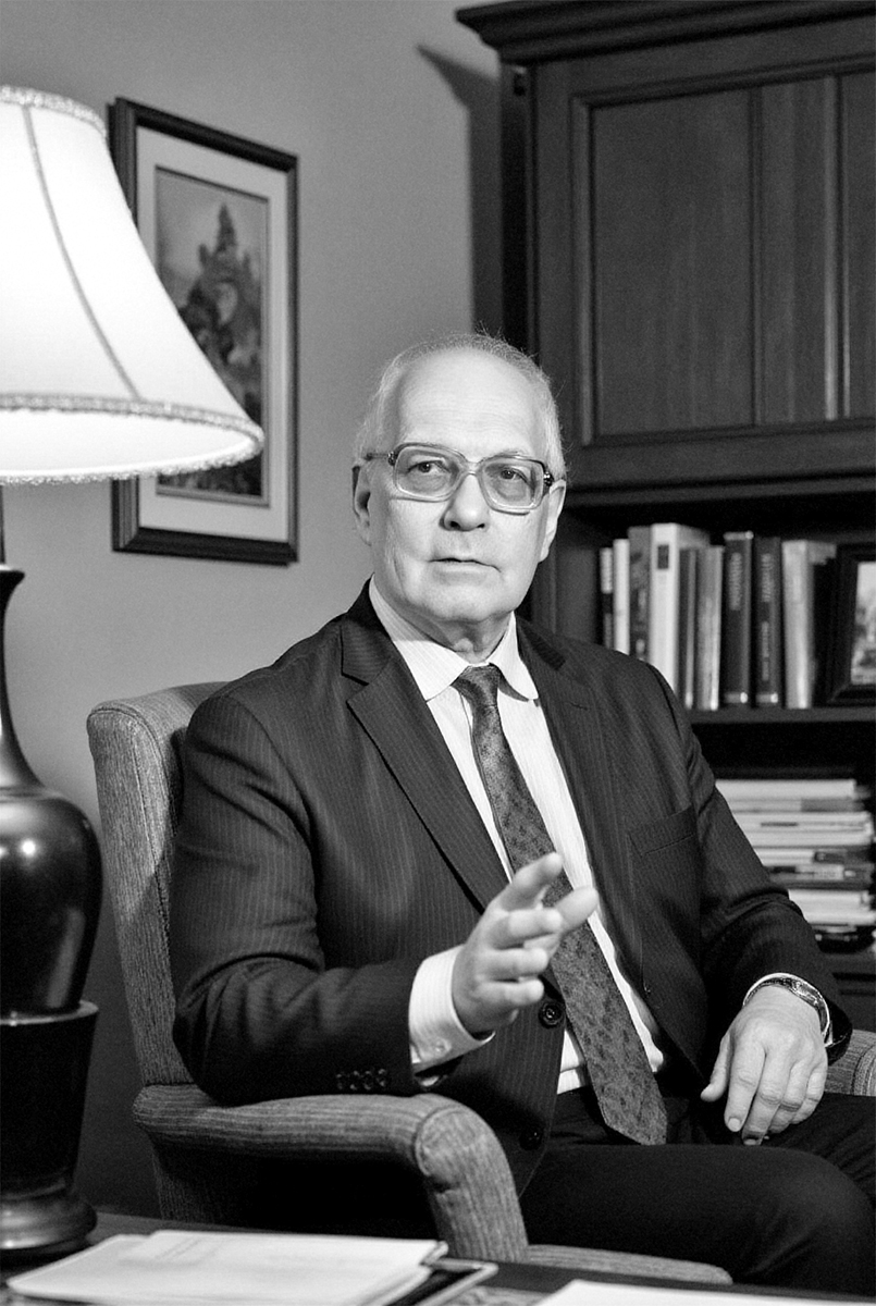 портрет, мужской портрет, пожилой мужчина, мудрость, эксперт, взгляд, жест, исторический портрет, винтаж, 1970е, седина, седые волосы, руководитель, male portrait, old man, wisdom, look, gesture, historical portrait, vintage, 1970s, gray, grey hair, leade, Лебедев Кирилл