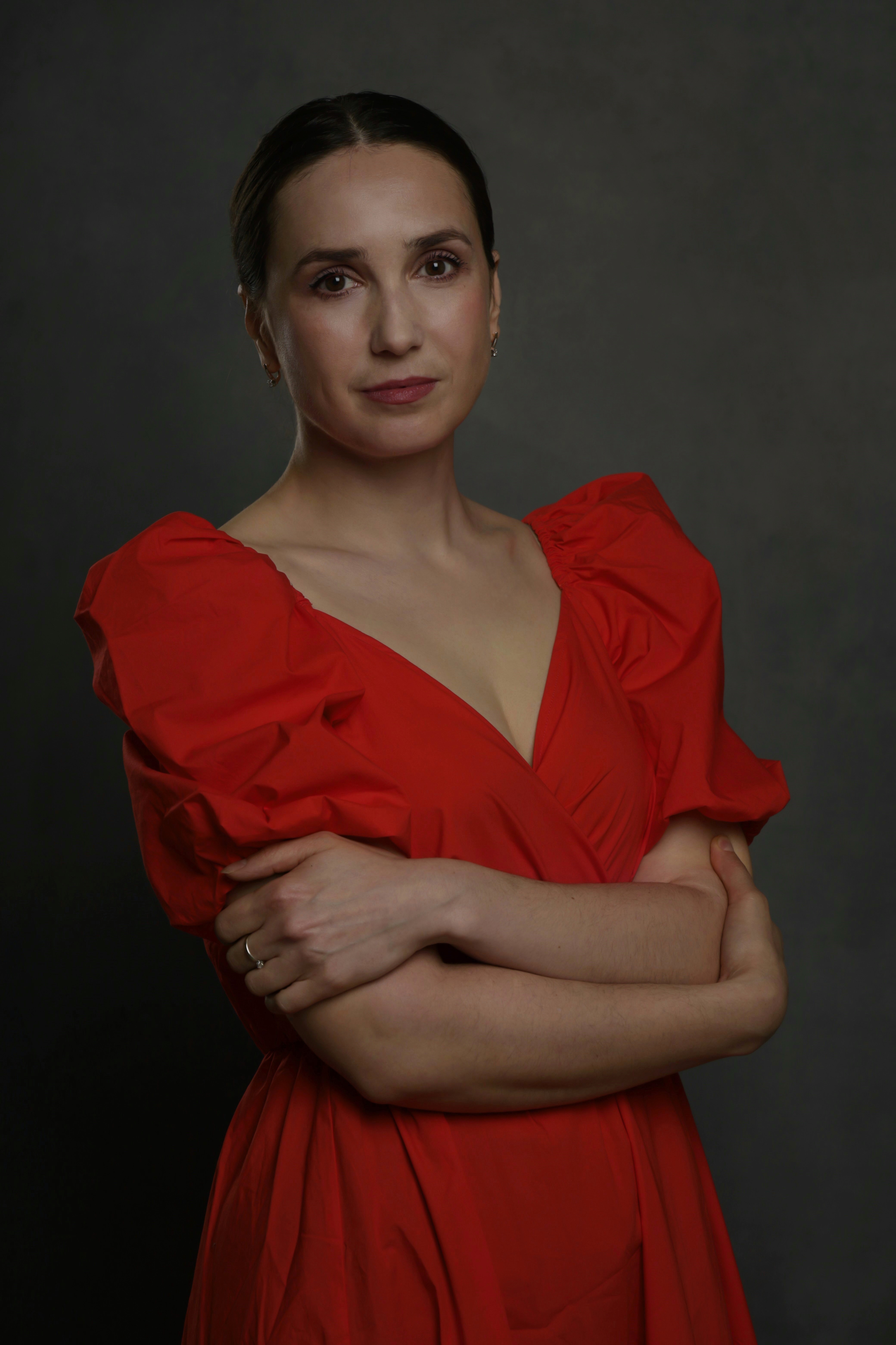 портрет, девушка, красное платье, Герцен Наталья