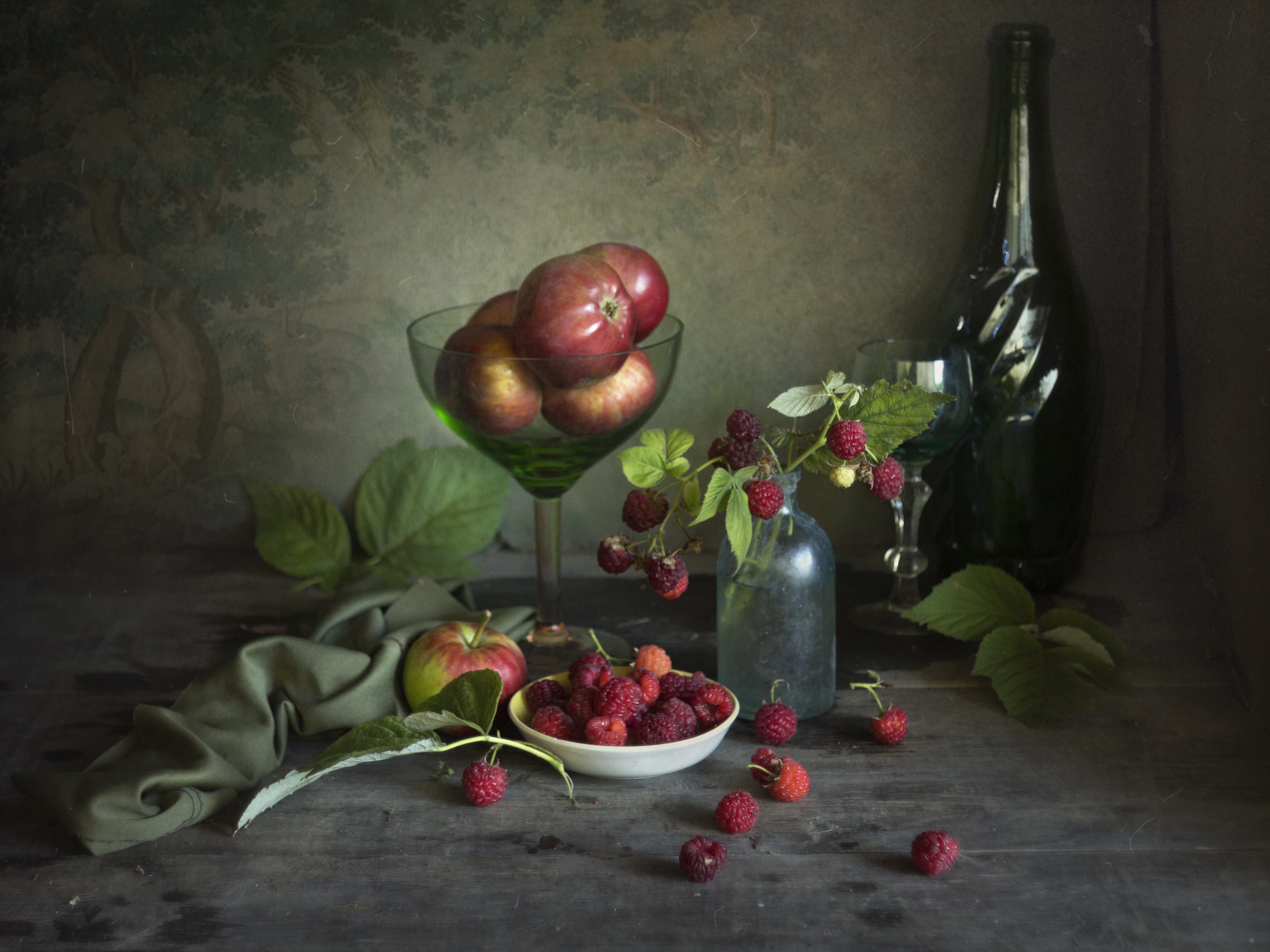 малина, лето, яблоки,вазочка, Зимина Лионелла